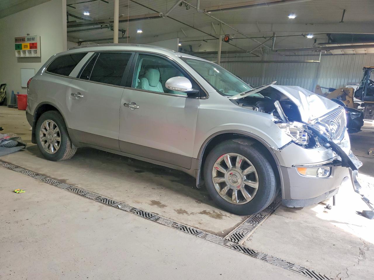 2012 Buick Enclave Silver vin: 5GAKVCED3CJ218201