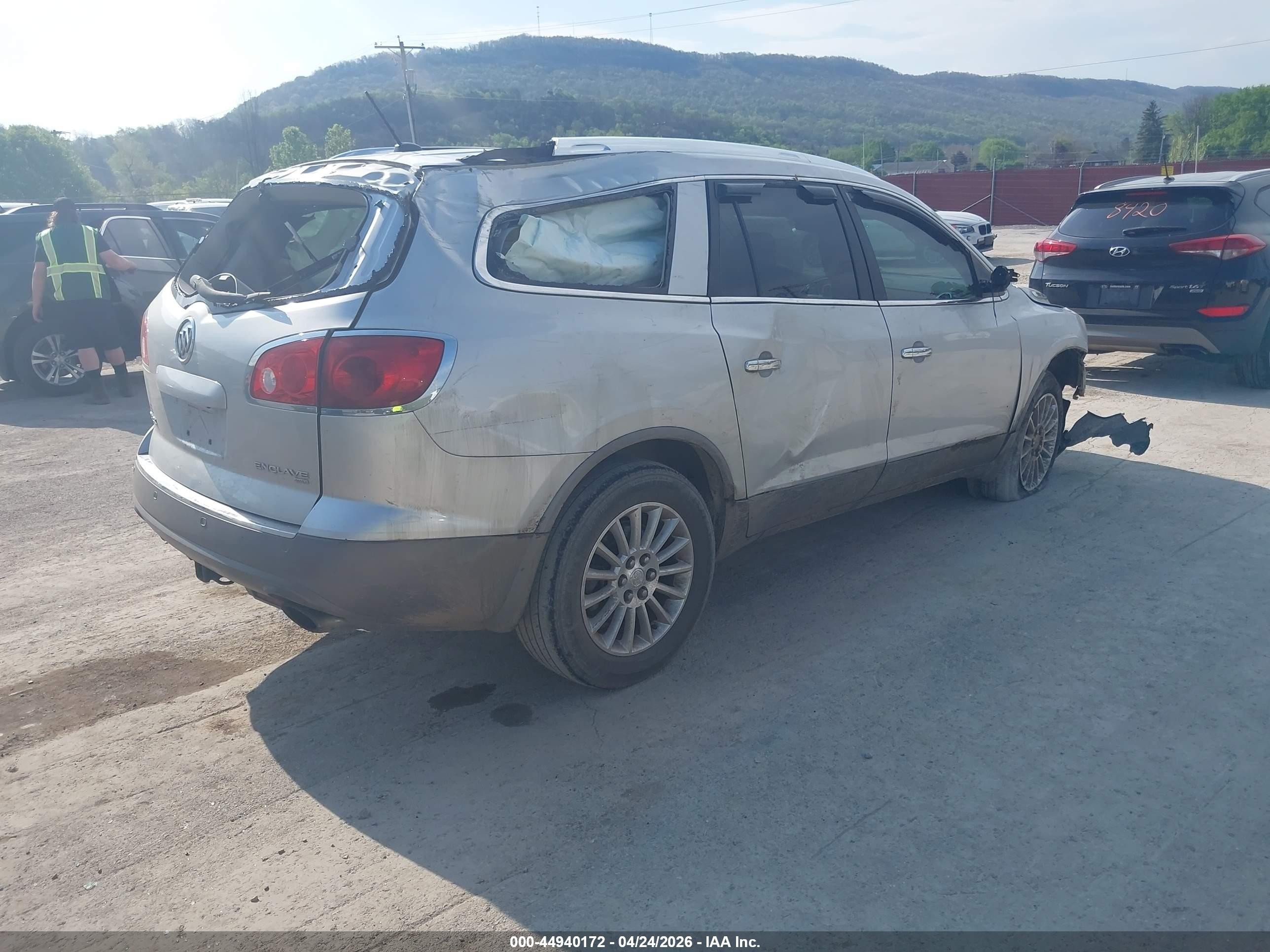 2012 Buick Enclave Leather Silver vin: 5GAKVCED5CJ303301