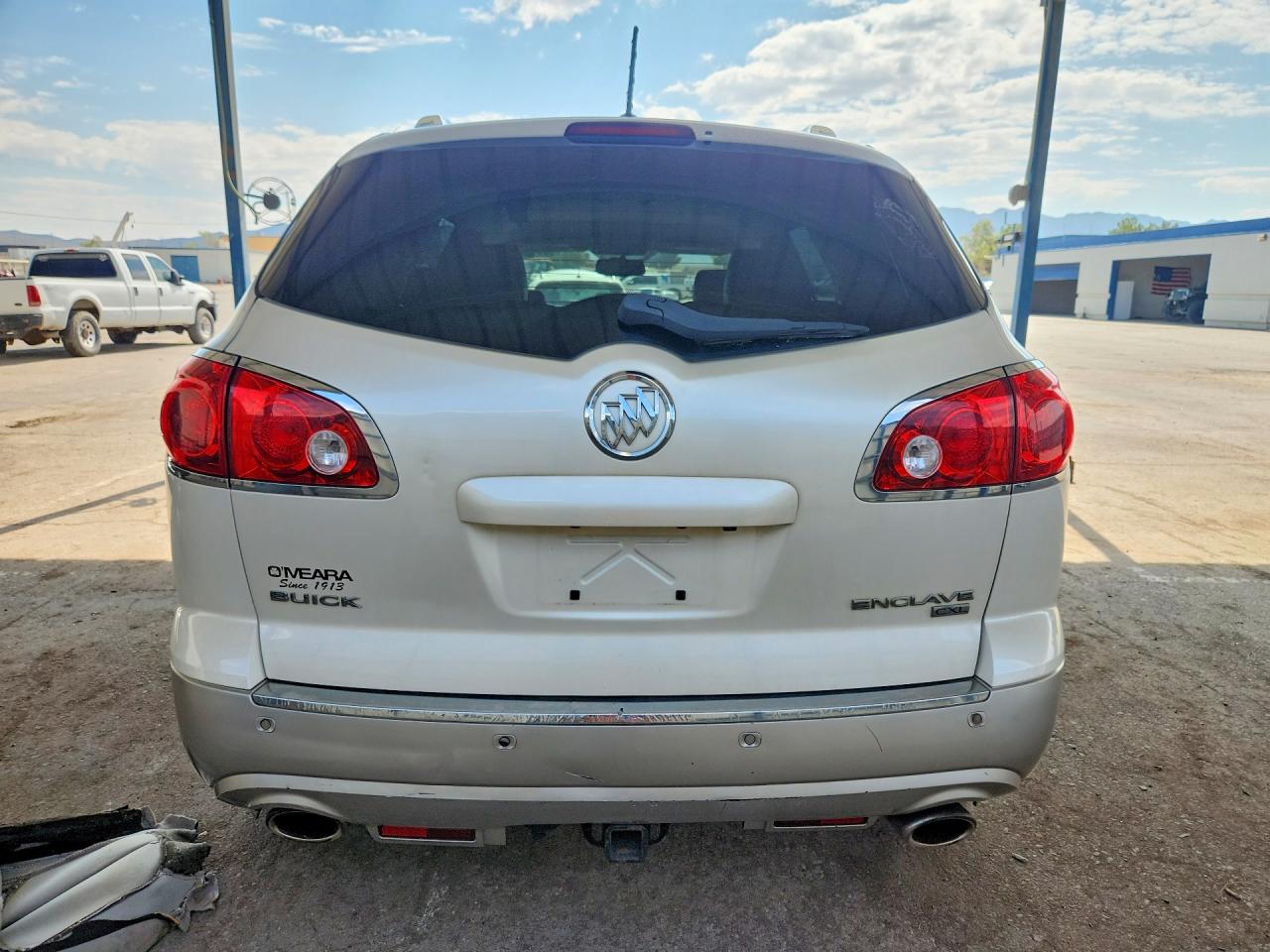 2011 Buick Enclave Cxl Белый vin: 5GAKVCED7BJ295829