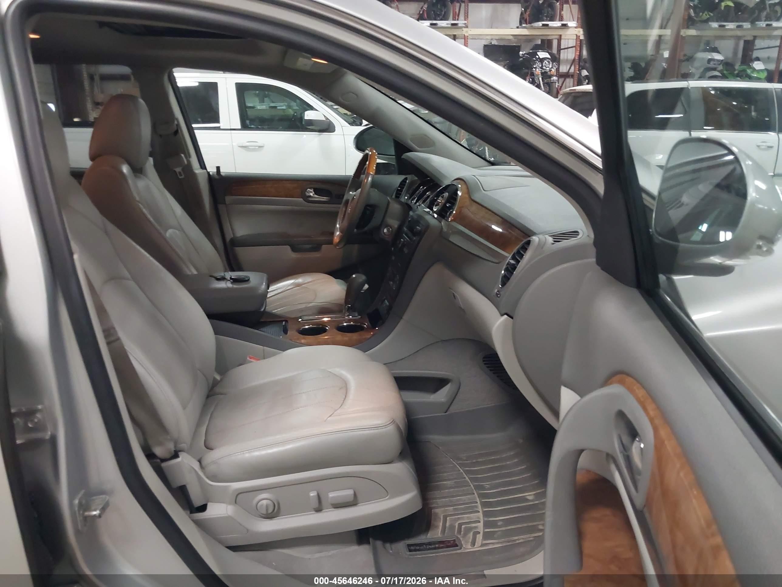 2012 Buick Enclave Leather Silver vin: 5GAKVCED7CJ399920