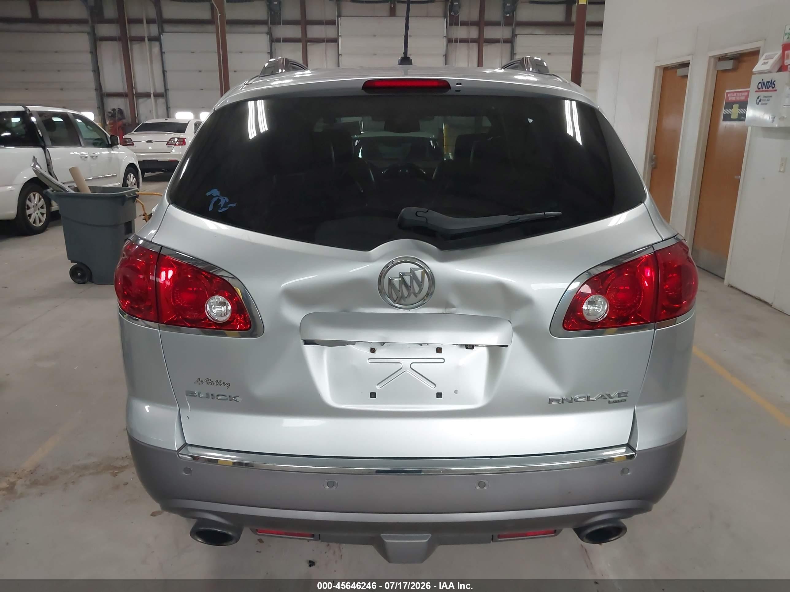 2012 Buick Enclave Leather Silver vin: 5GAKVCED7CJ399920