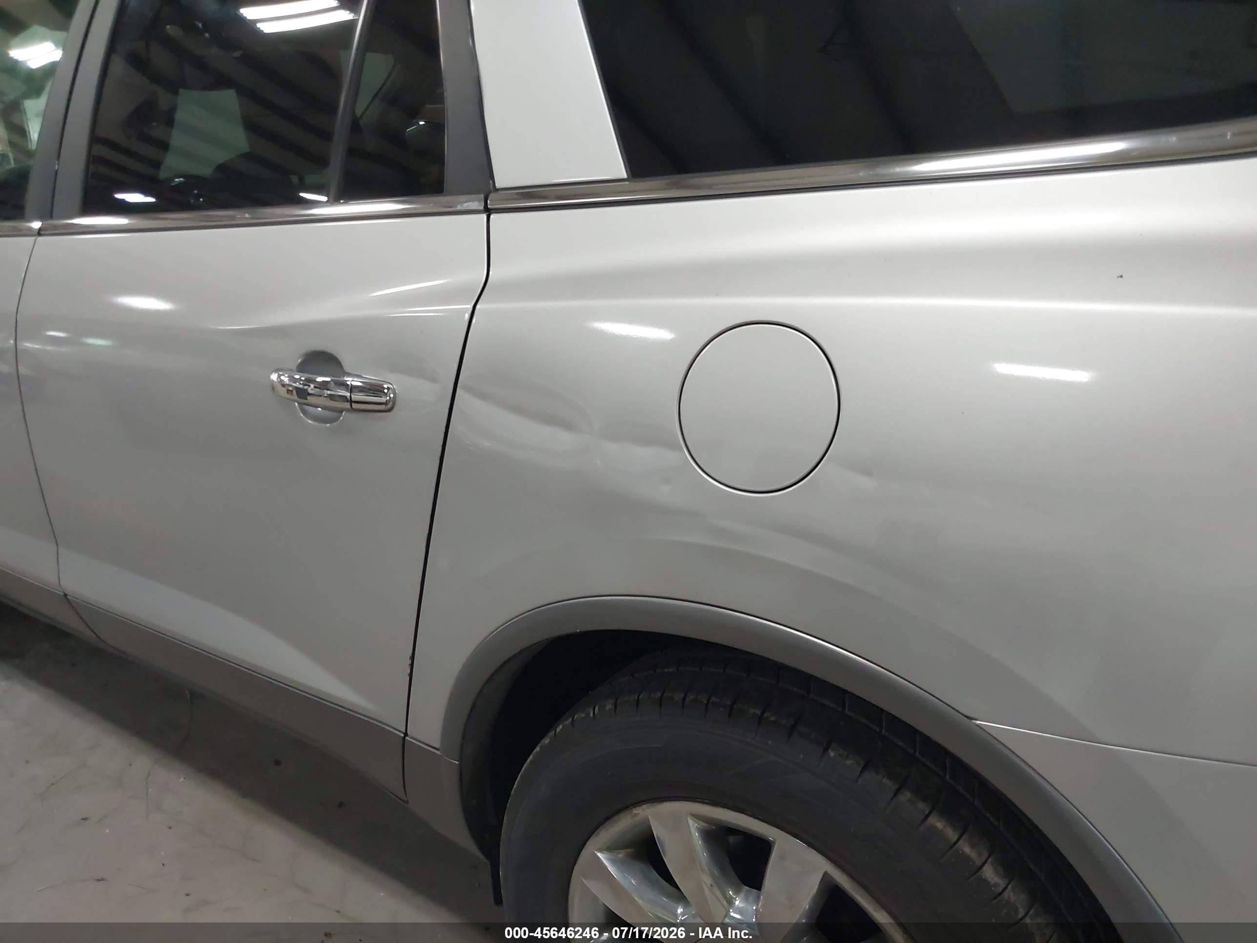 2012 Buick Enclave Leather Silver vin: 5GAKVCED7CJ399920