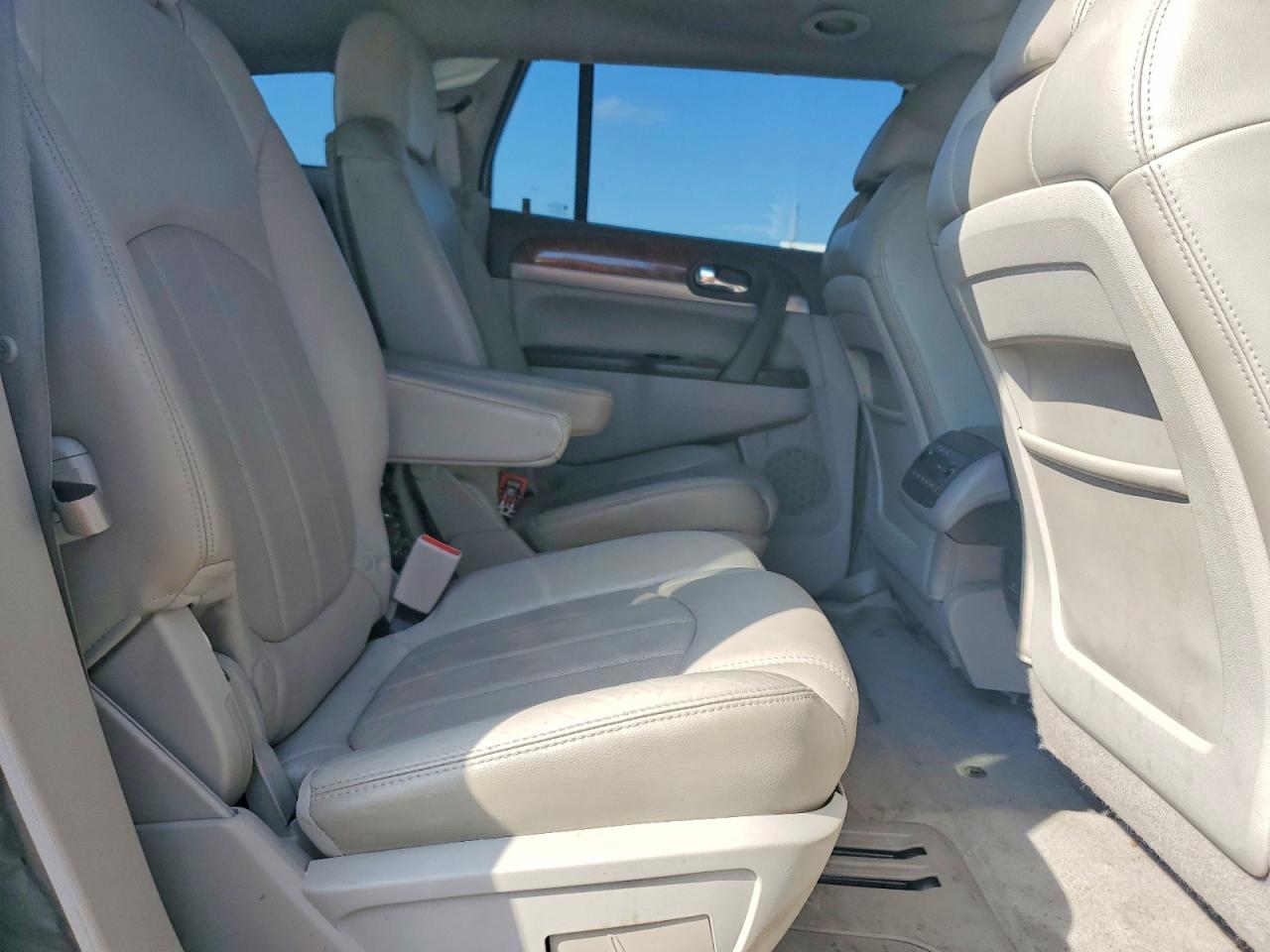 2012 Buick Enclave Silver vin: 5GAKVCEDXCJ169210