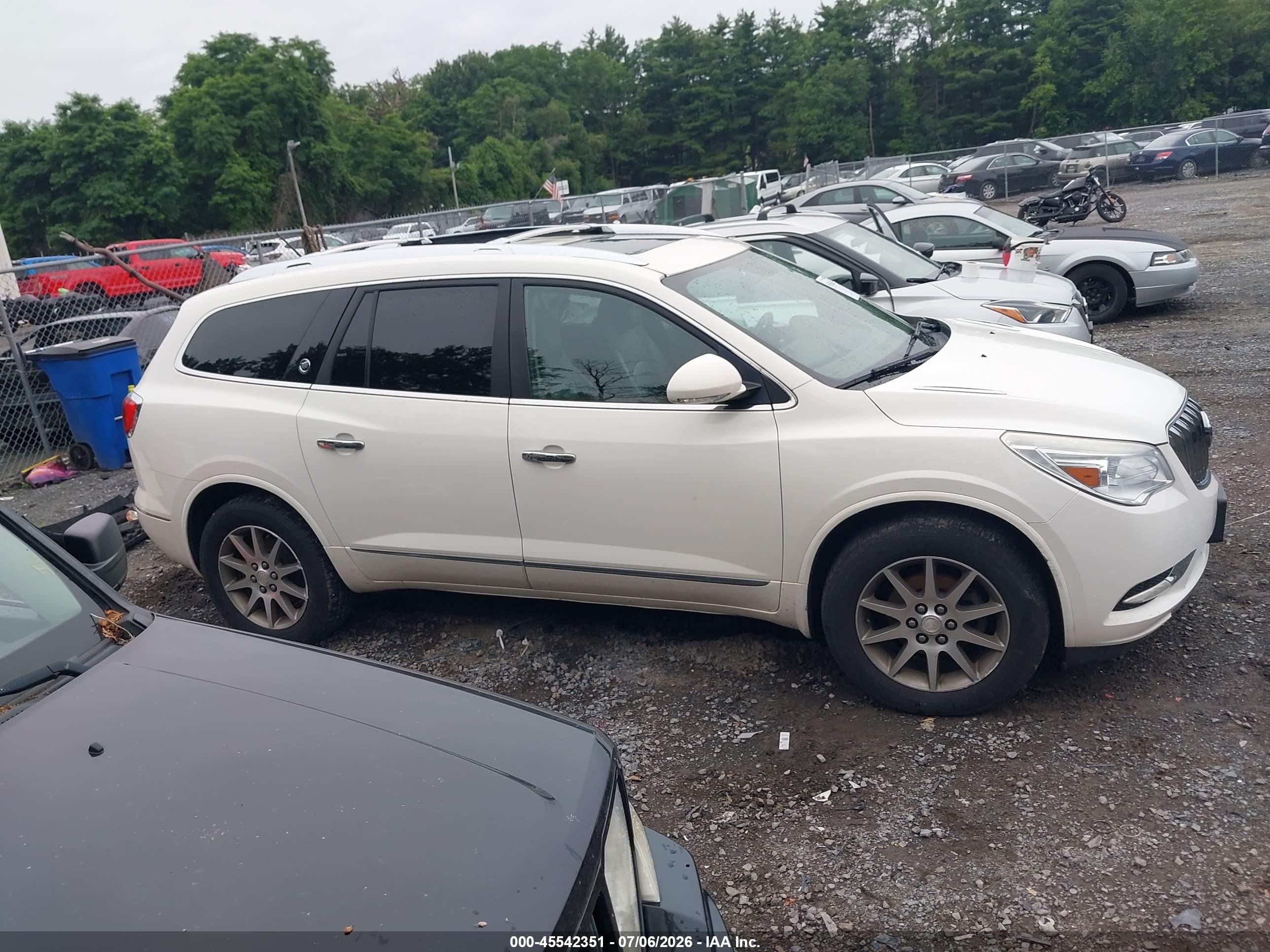 2013 Buick Enclave Leather Cream vin: 5GAKVCKD0DJ262050