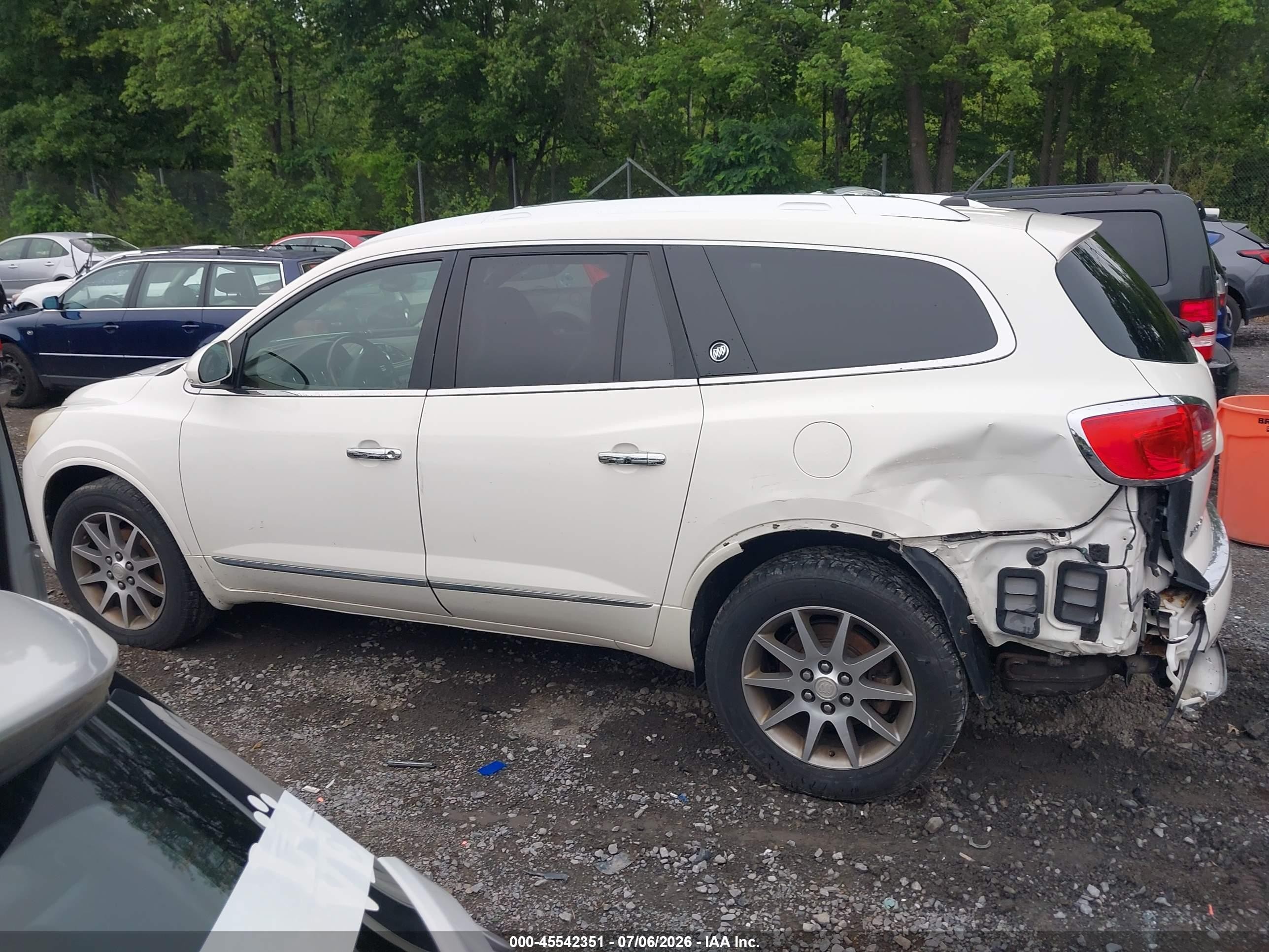 2013 Buick Enclave Leather Cream vin: 5GAKVCKD0DJ262050