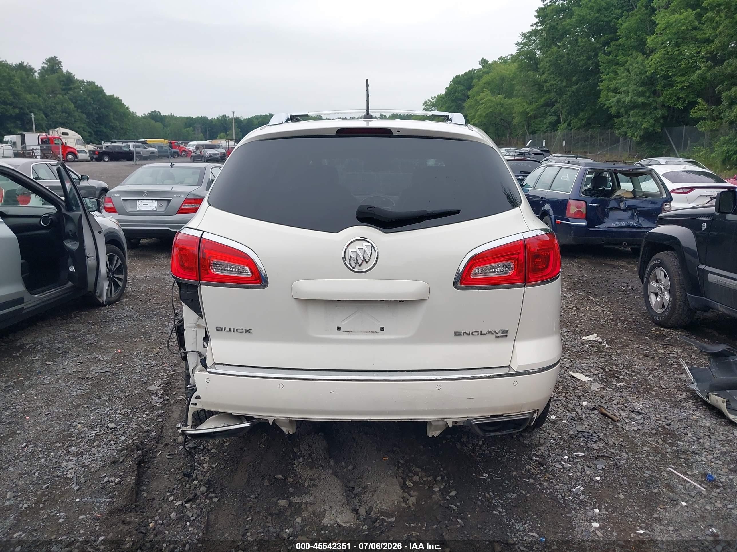 2013 Buick Enclave Leather Cream vin: 5GAKVCKD0DJ262050