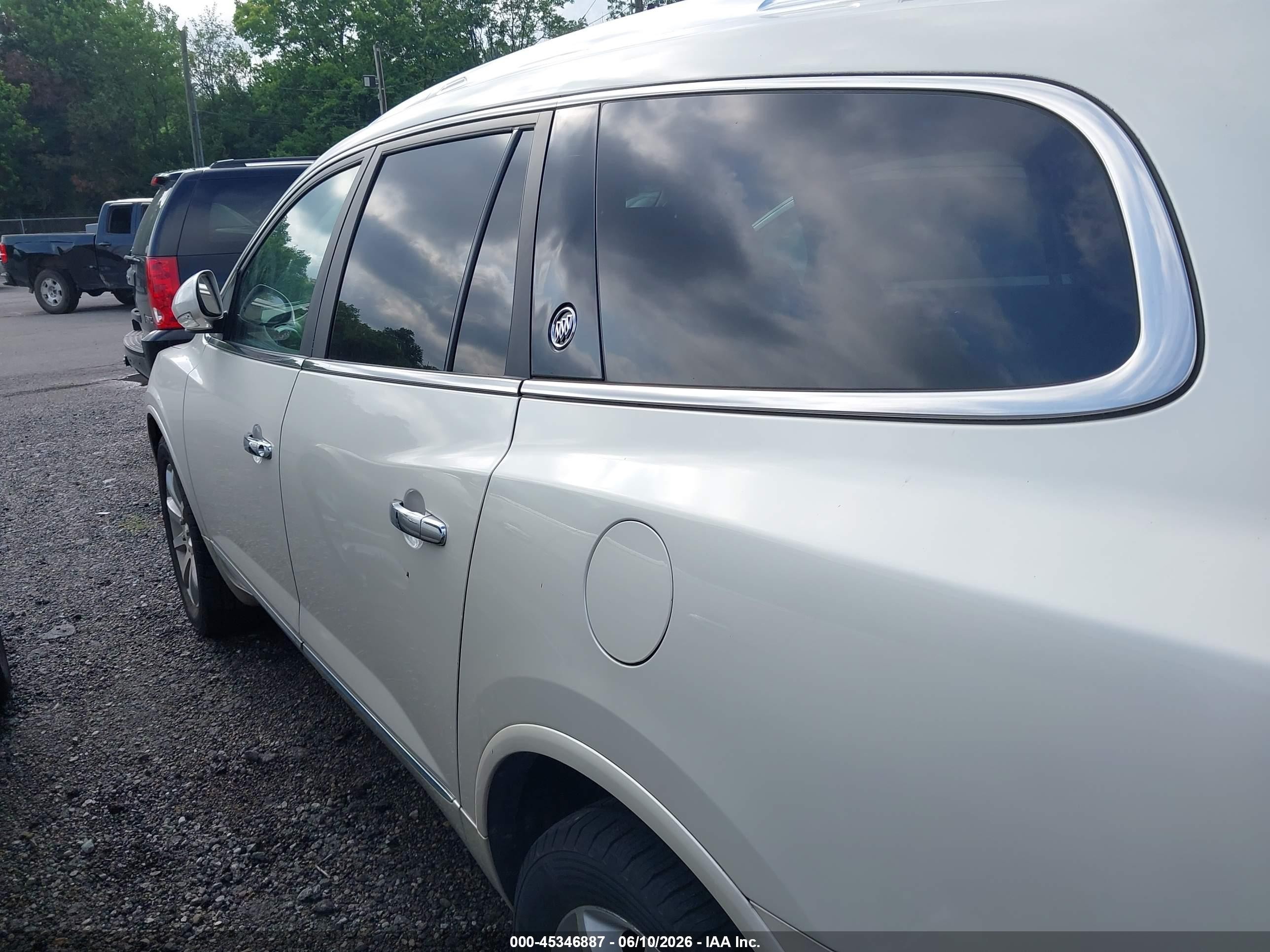 2014 Buick Enclave Premium White vin: 5GAKVCKD0EJ360707