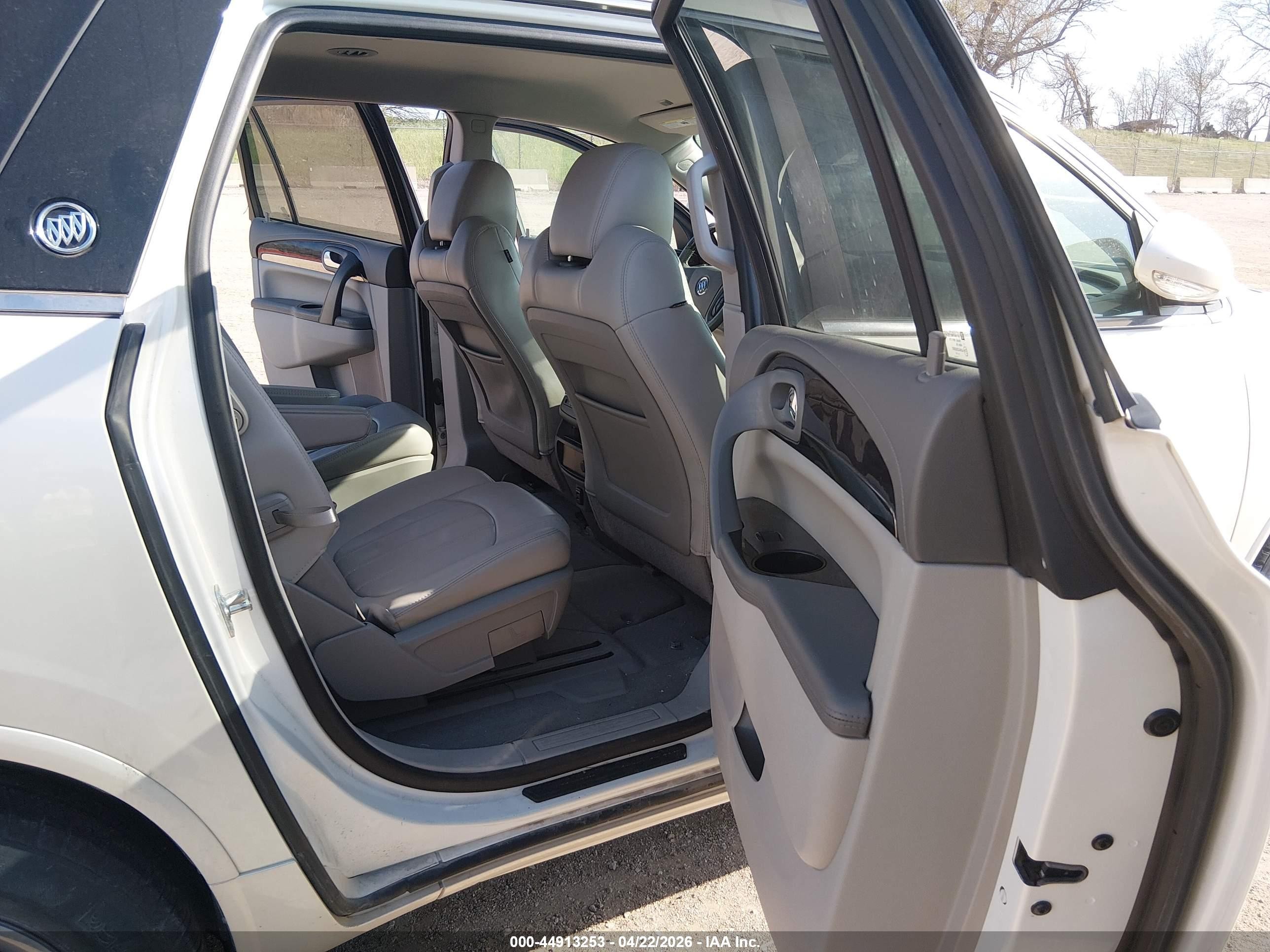 2015 Buick Enclave Premium White vin: 5GAKVCKD0FJ102981