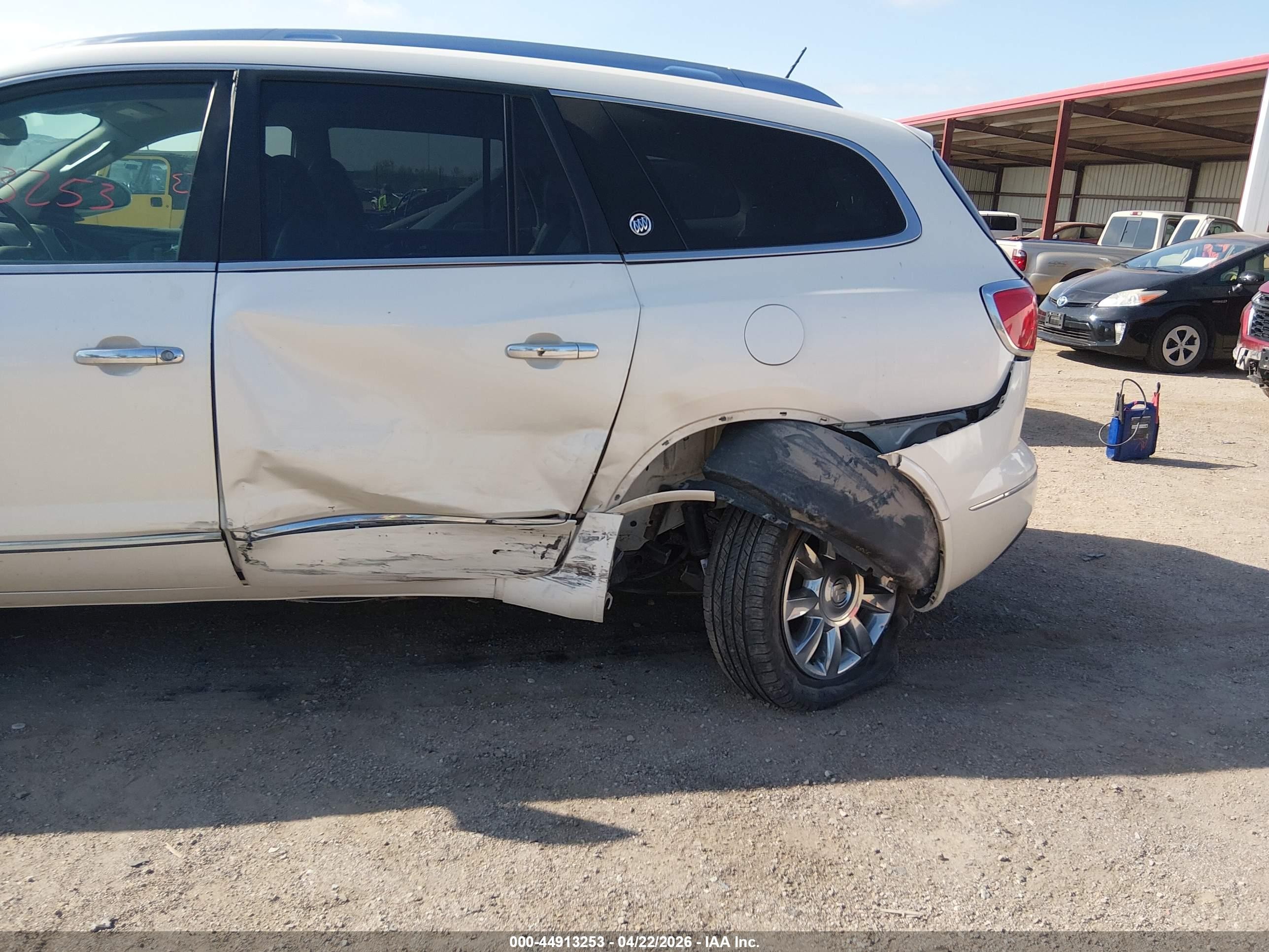 2015 Buick Enclave Premium White vin: 5GAKVCKD0FJ102981