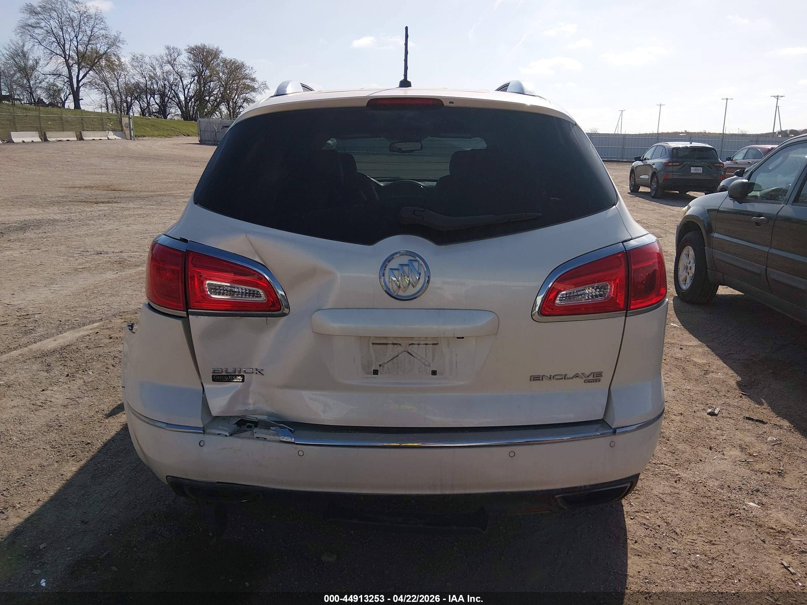 2015 Buick Enclave Premium White vin: 5GAKVCKD0FJ102981