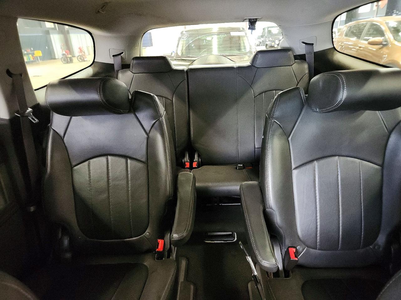 2015 Buick Enclave Silver vin: 5GAKVCKD0FJ287341
