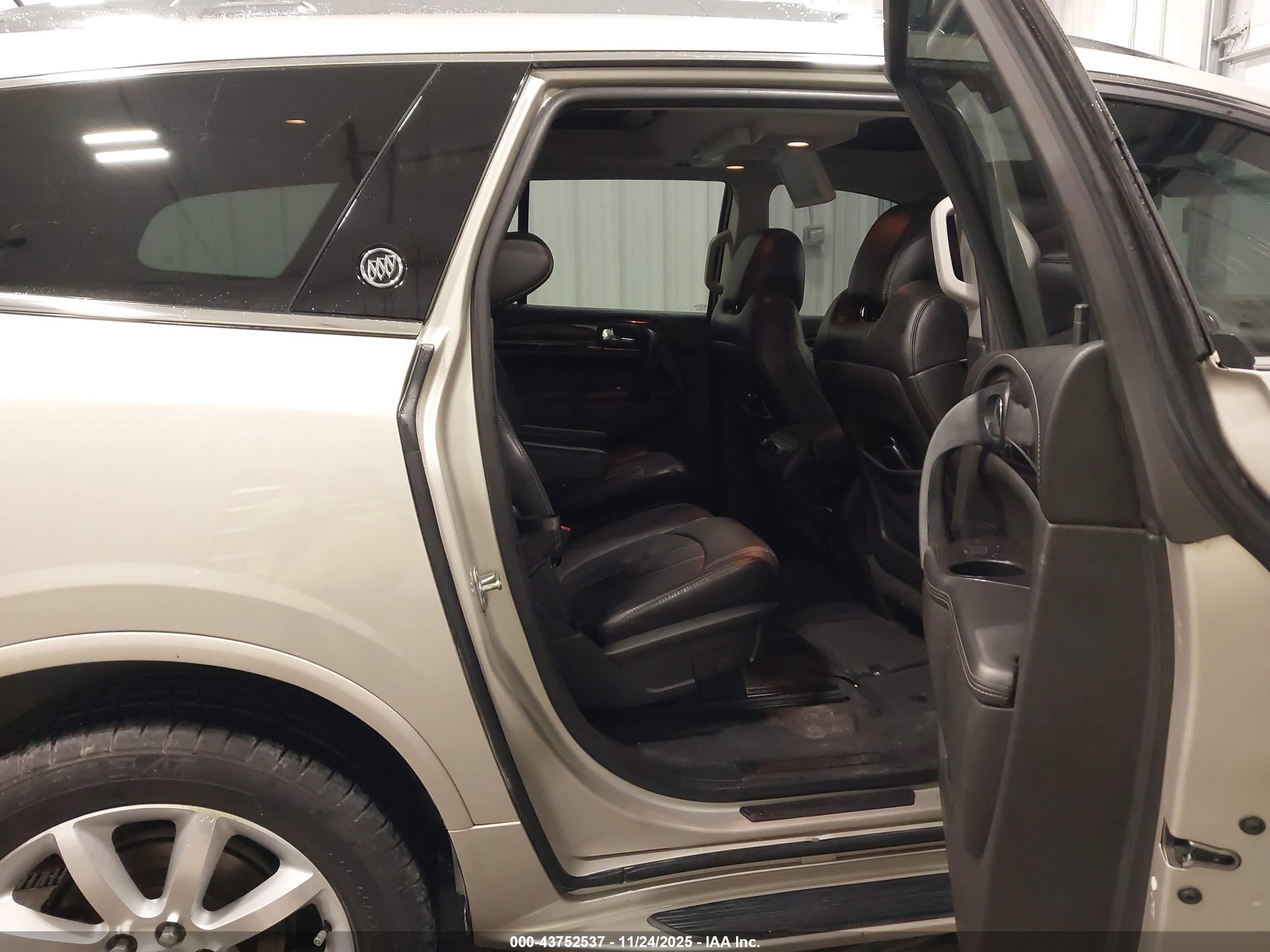 2017 Buick Enclave Premium Tan vin: 5GAKVCKD0HJ201559