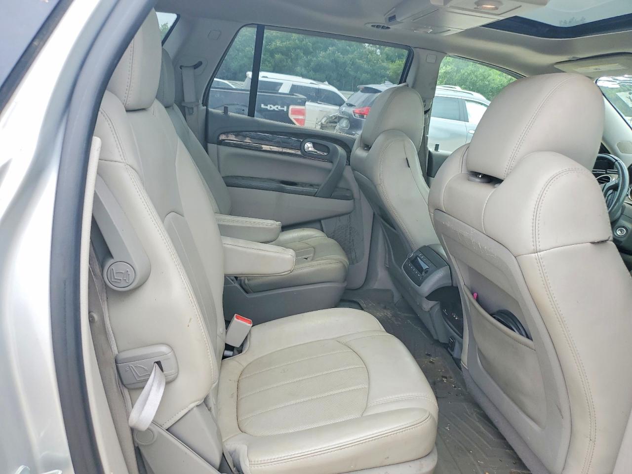2014 Buick Enclave Silver vin: 5GAKVCKD1EJ324556