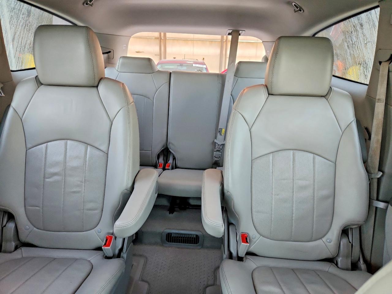2015 Buick Enclave Silver vin: 5GAKVCKD2FJ154564