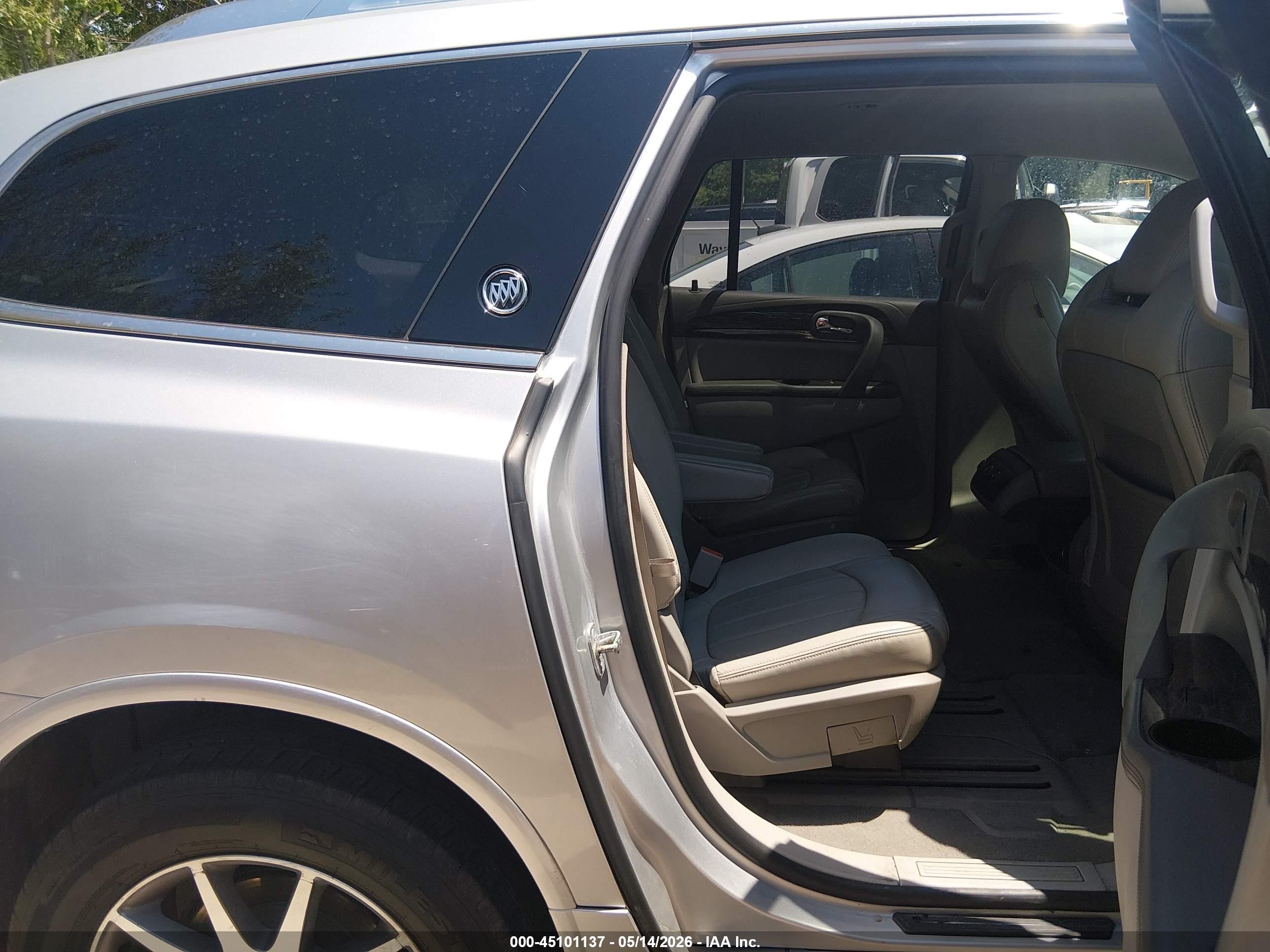 2013 Buick Enclave Leather Silver vin: 5GAKVCKD3DJ155316