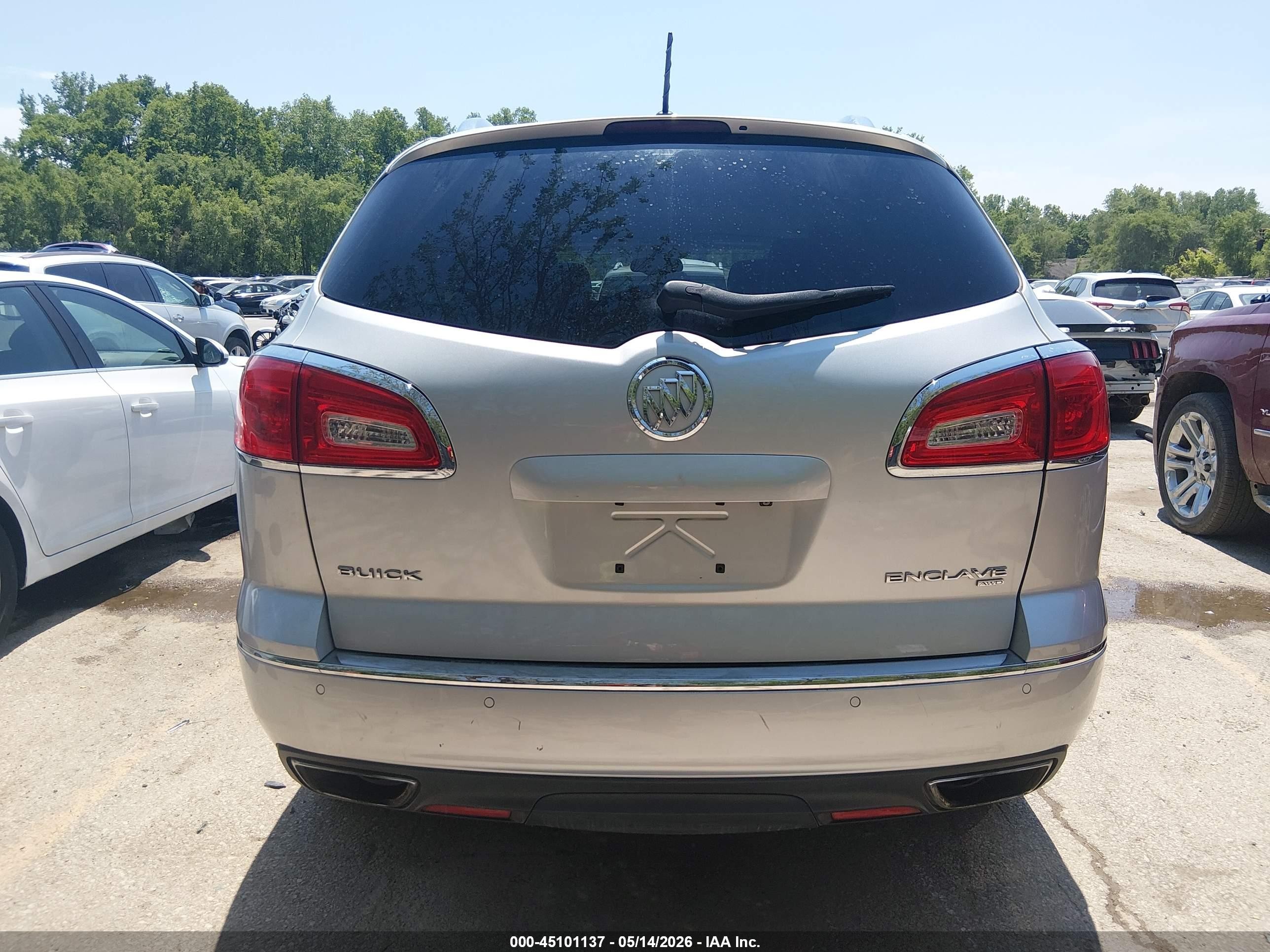 2013 Buick Enclave Leather Silver vin: 5GAKVCKD3DJ155316