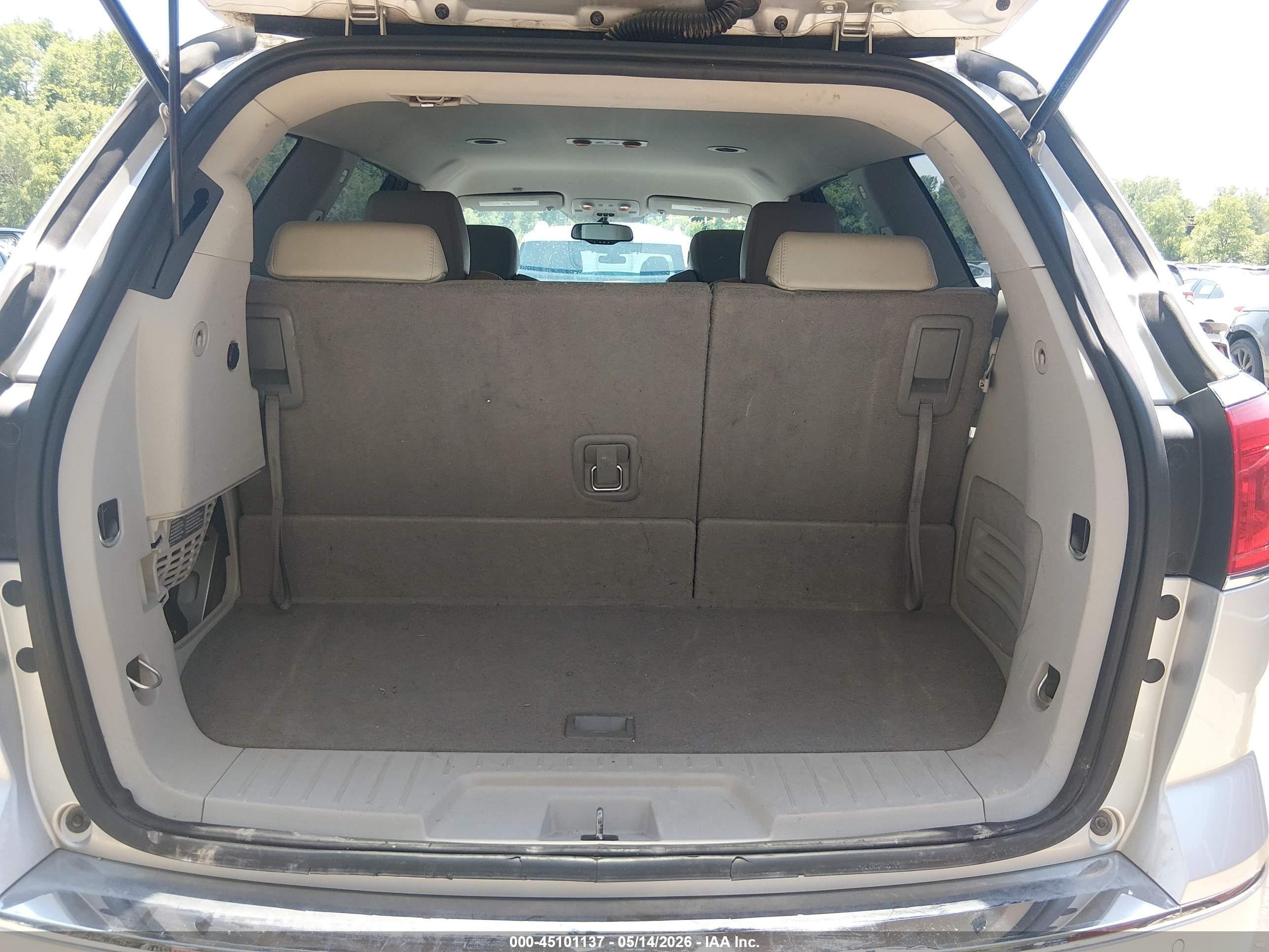 2013 Buick Enclave Leather Silver vin: 5GAKVCKD3DJ155316
