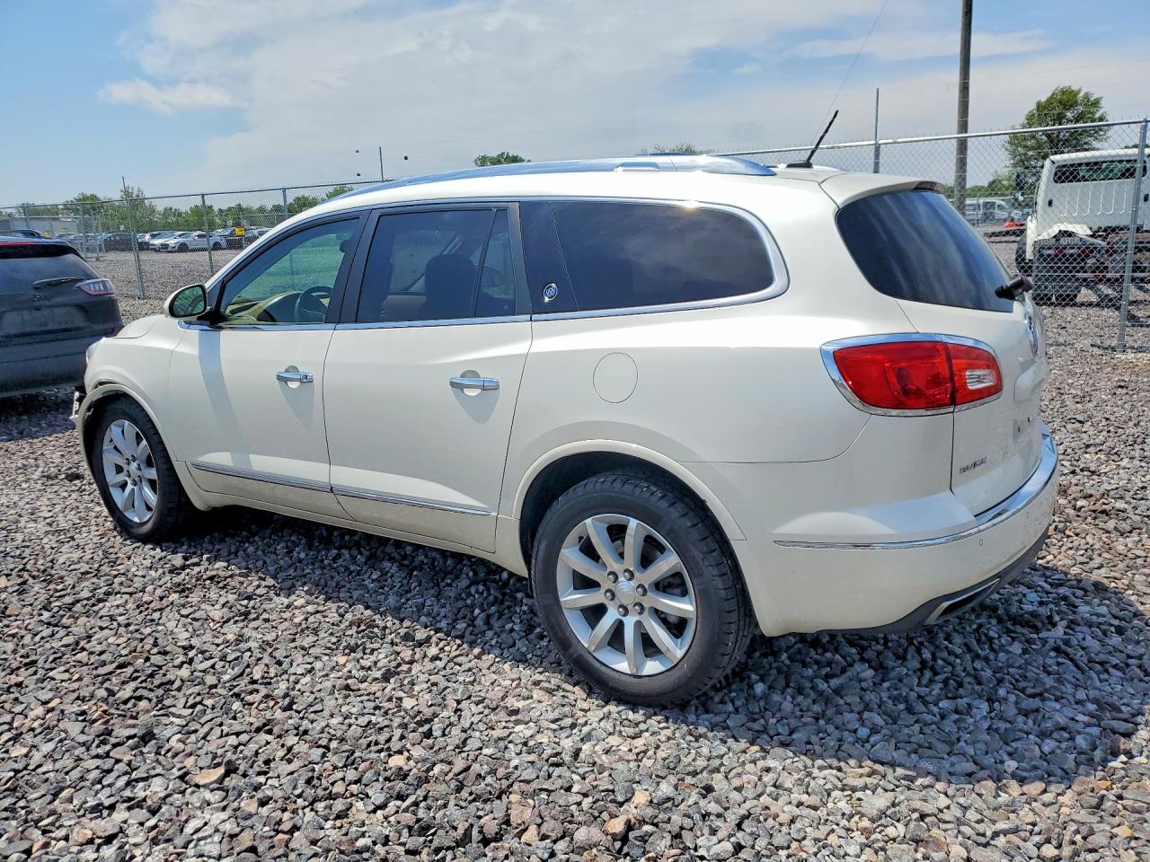 2015 Buick Enclave White vin: 5GAKVCKD3FJ295417