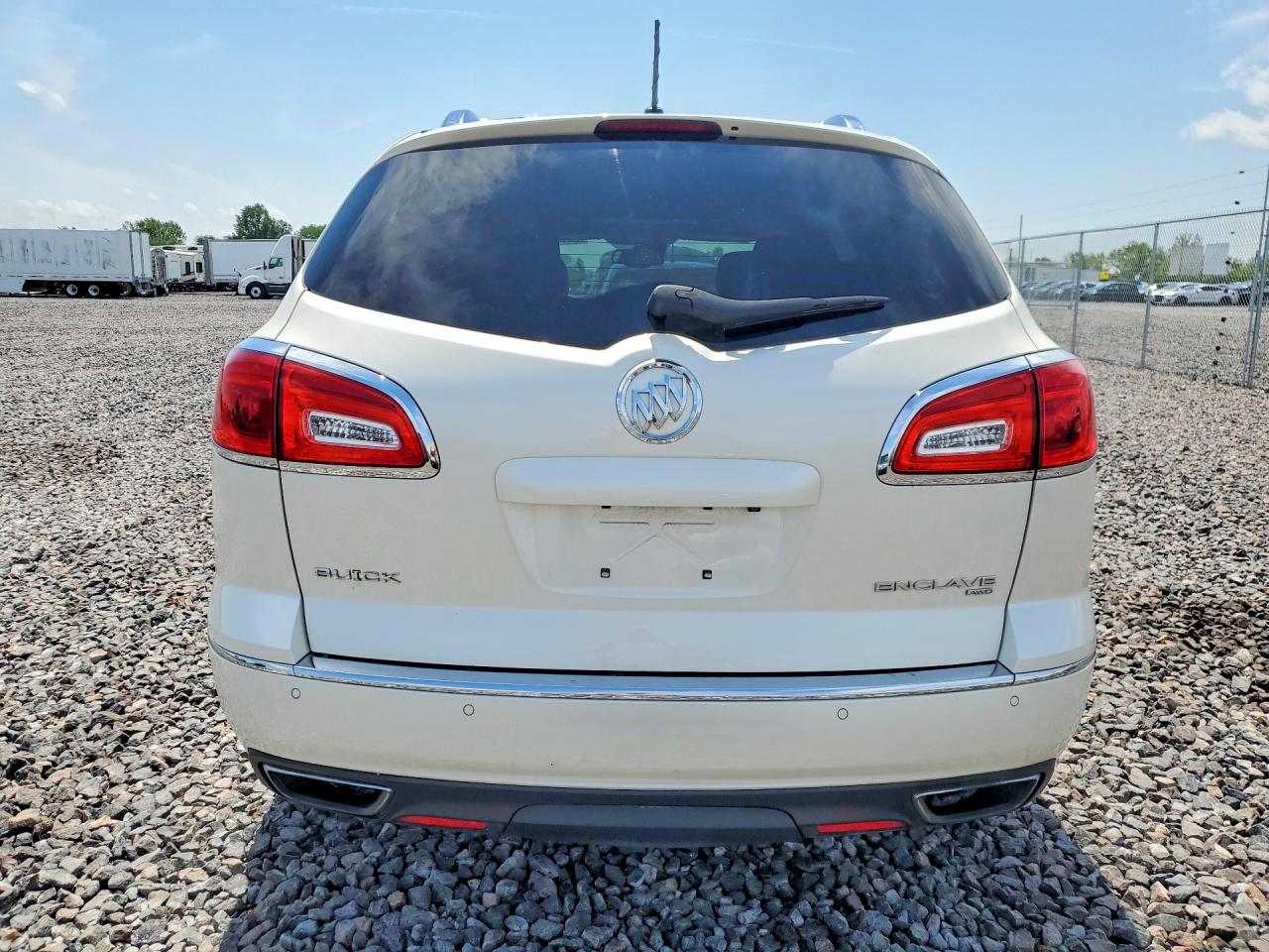 2015 Buick Enclave White vin: 5GAKVCKD3FJ295417