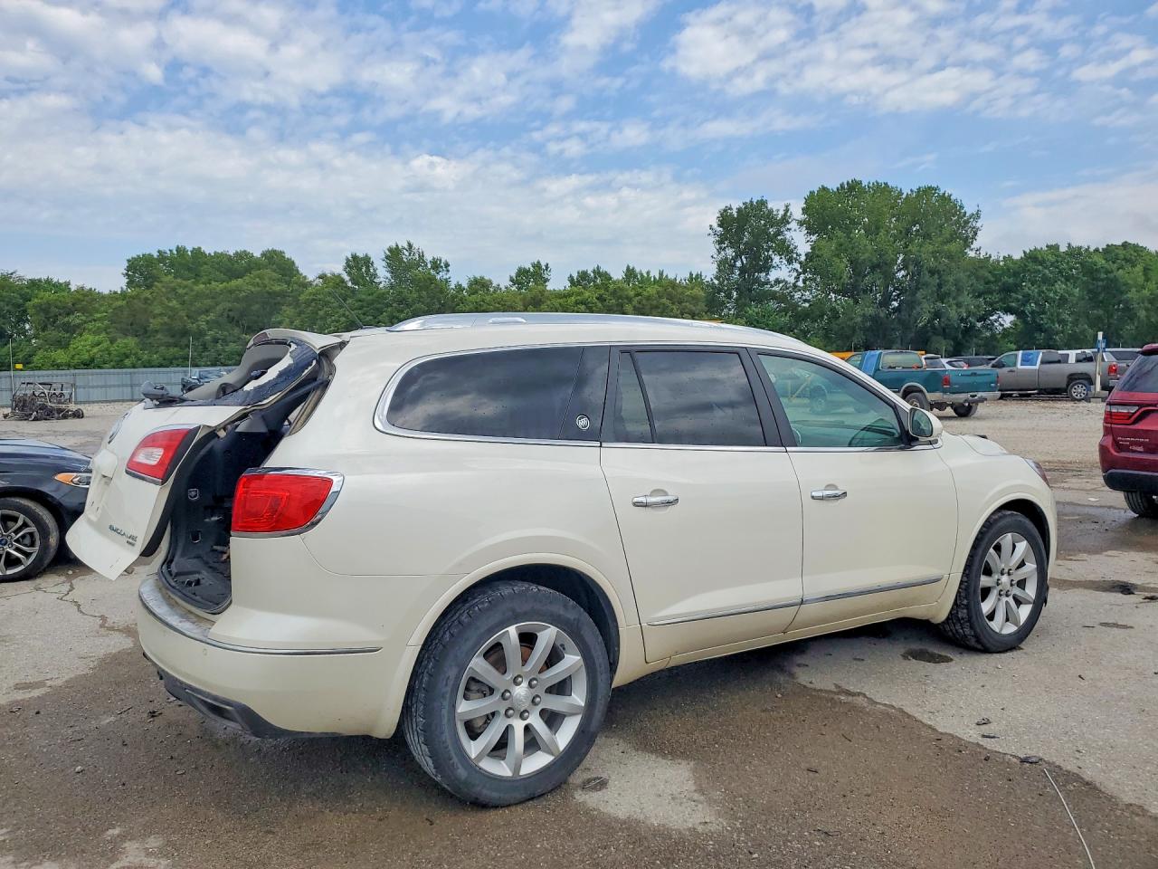 2015 Buick Enclave White vin: 5GAKVCKD3FJ313415