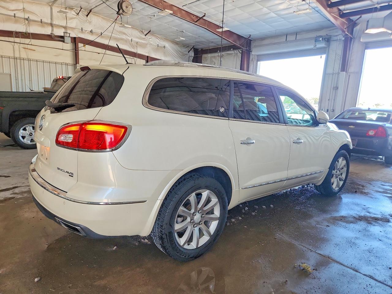2015 Buick Enclave White vin: 5GAKVCKD5FJ144319