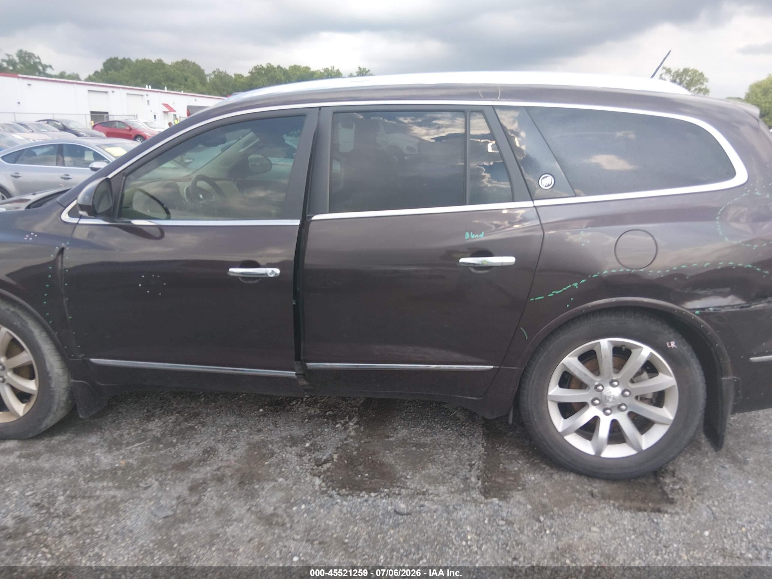 2015 Buick Enclave Premium Burgundy vin: 5GAKVCKD5FJ185713