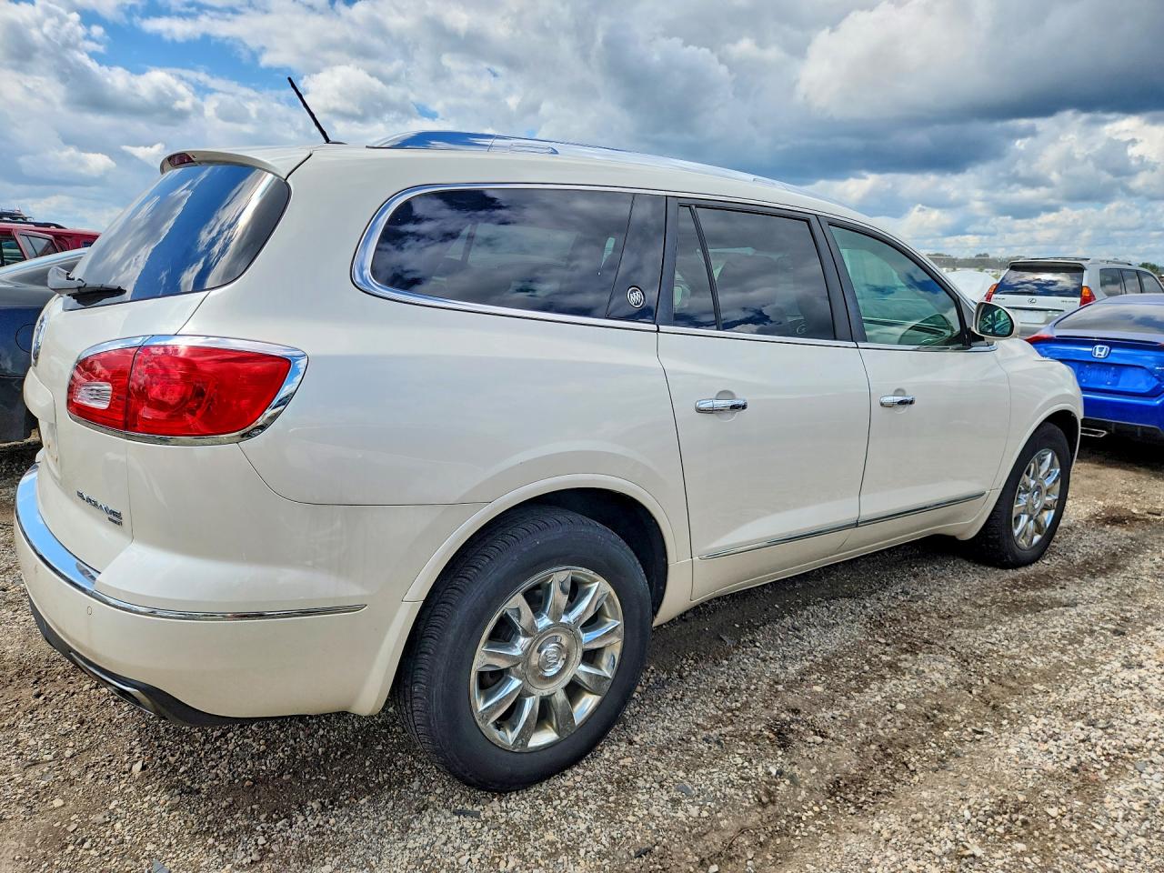 2014 Buick Enclave White vin: 5GAKVCKD6EJ327209