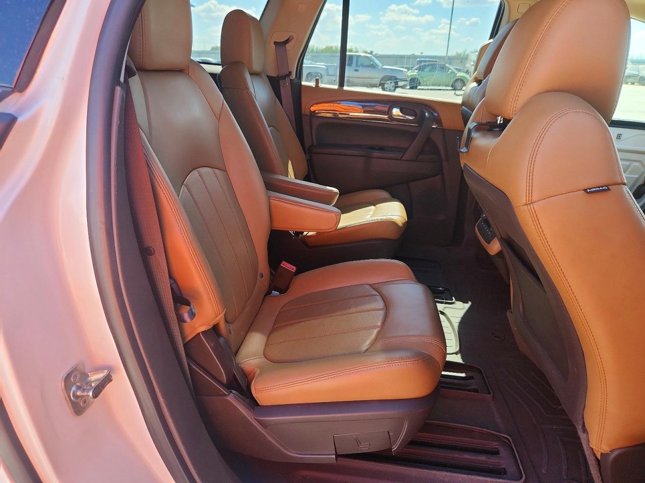 2016 Buick Enclave White vin: 5GAKVCKD6GJ155041