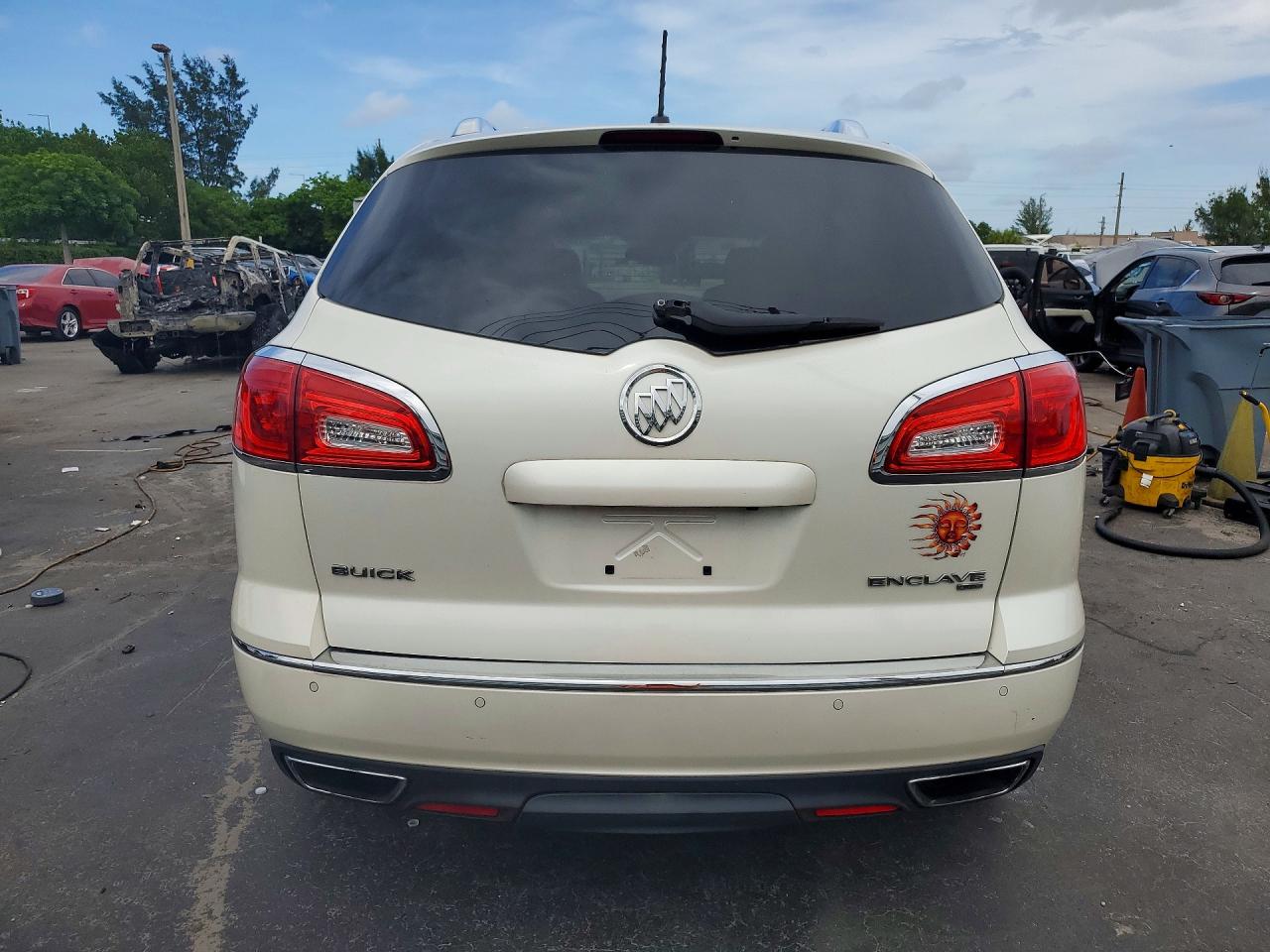 2013 Buick Enclave White vin: 5GAKVCKD7DJ198542