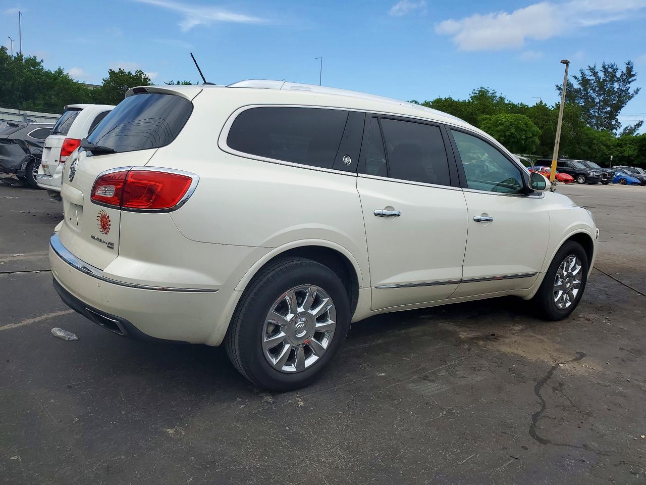 2013 Buick Enclave White vin: 5GAKVCKD7DJ198542
