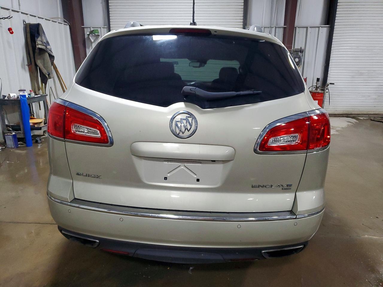 2014 Buick Enclave Silver vin: 5GAKVCKD7EJ255646