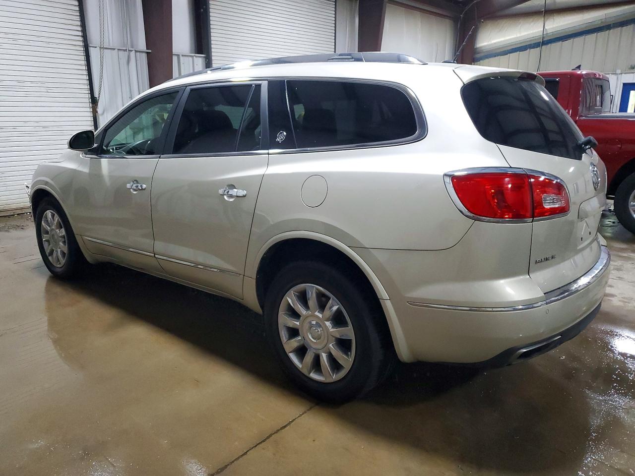 2014 Buick Enclave Silver vin: 5GAKVCKD7EJ255646