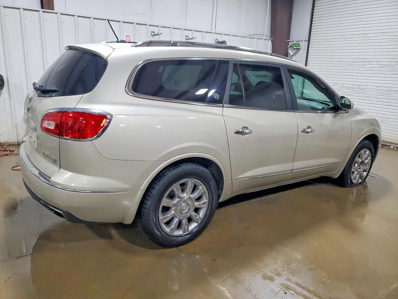 2014 Buick Enclave Silver vin: 5GAKVCKD7EJ255646