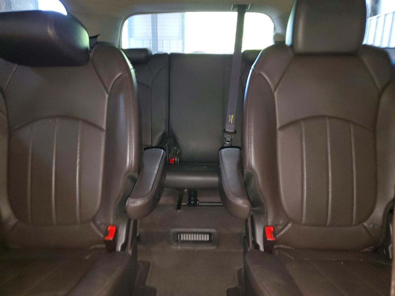 2014 Buick Enclave Silver vin: 5GAKVCKD7EJ255646