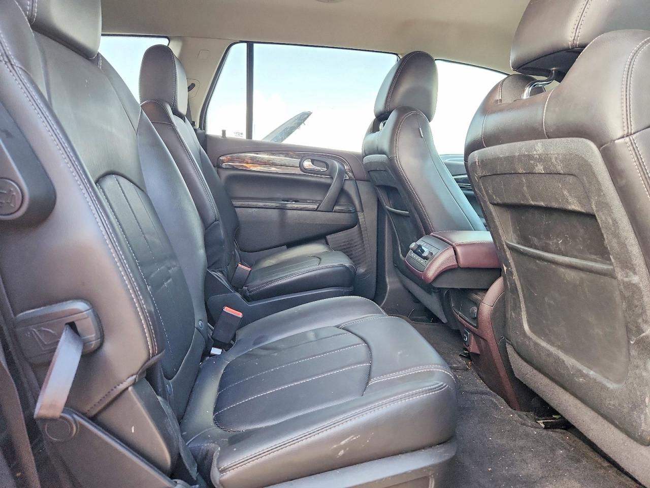 2017 Buick Enclave Beige vin: 5GAKVCKD7HJ266604