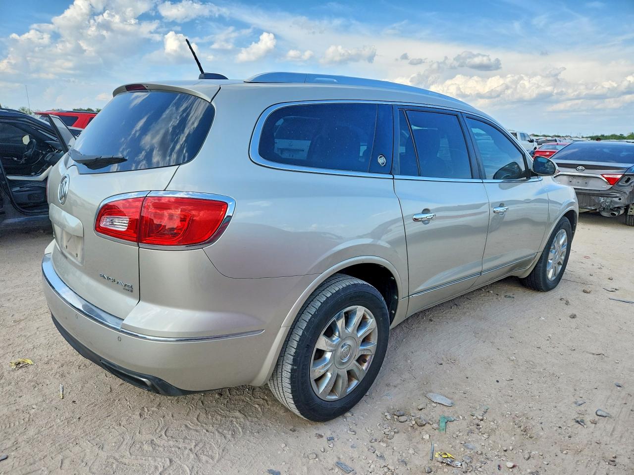 2017 Buick Enclave Beige vin: 5GAKVCKD7HJ266604