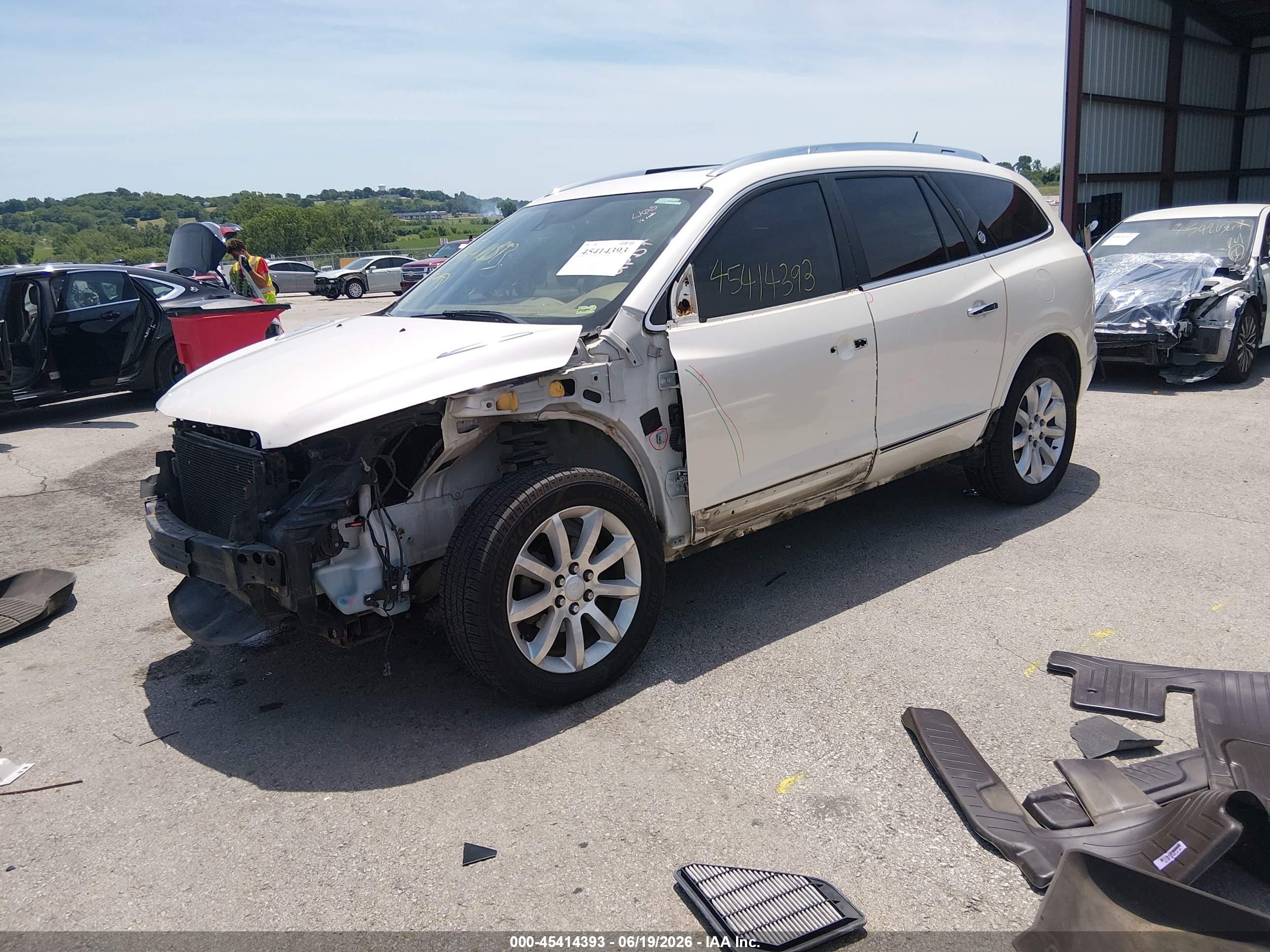 2014 Buick Enclave Premium Белый vin: 5GAKVCKD8EJ115198