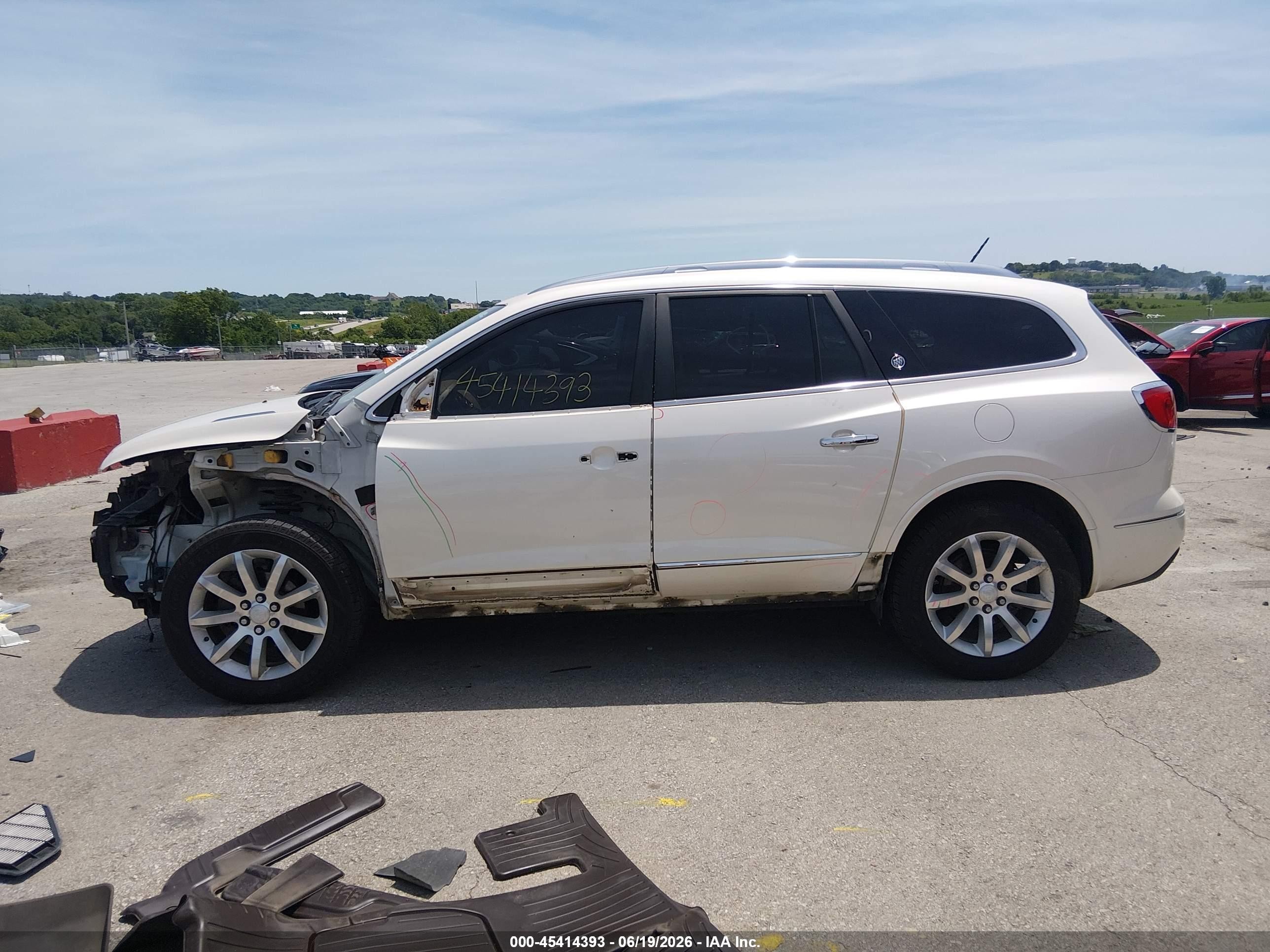 2014 Buick Enclave Premium Белый vin: 5GAKVCKD8EJ115198
