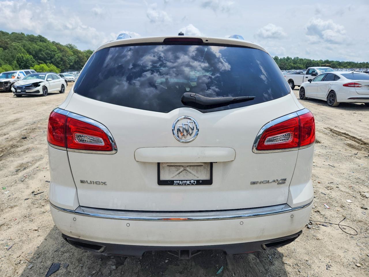 2015 Buick Enclave Белый vin: 5GAKVCKD9FJ137163