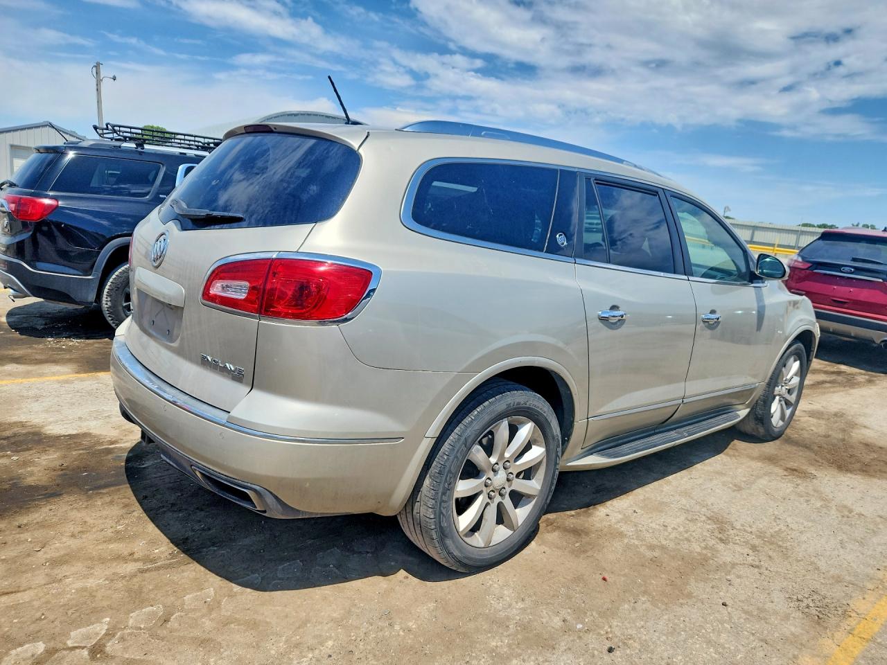 2015 Buick Enclave Gold vin: 5GAKVCKD9FJ185620