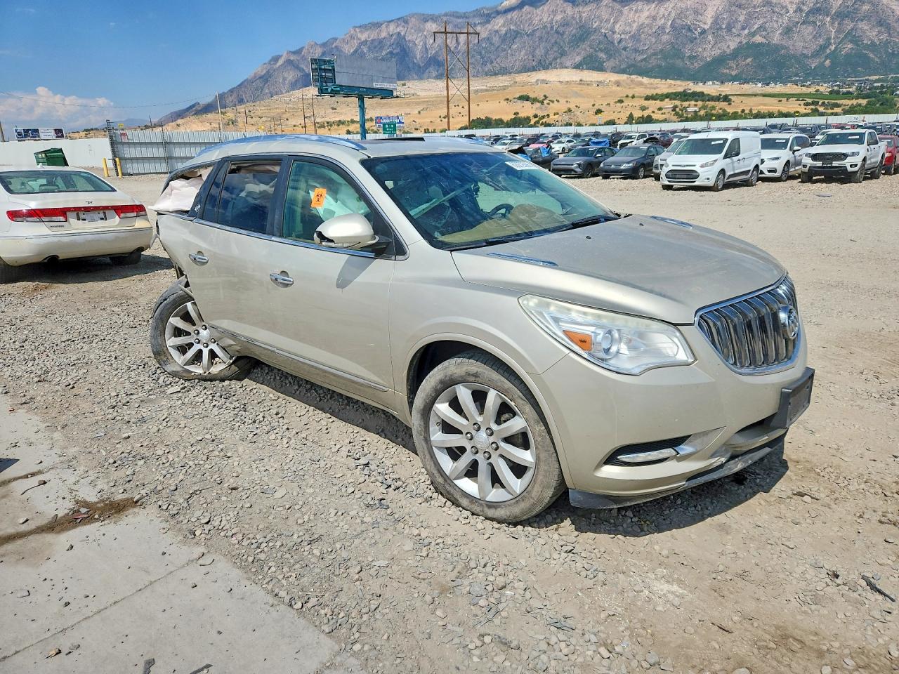 2015 Buick Enclave Beige vin: 5GAKVCKD9FJ193569
