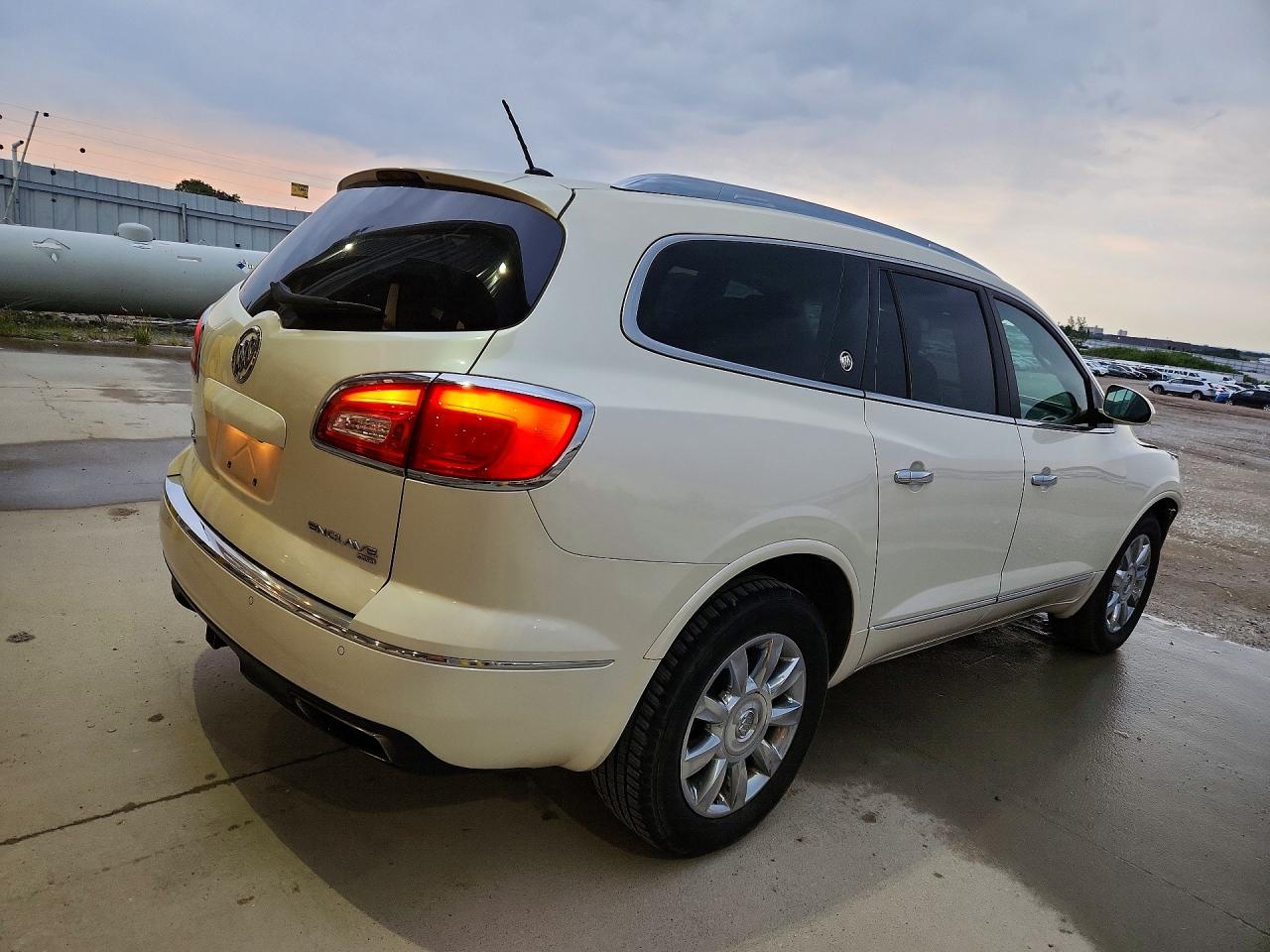 2014 Buick Enclave White vin: 5GAKVCKDXEJ284090