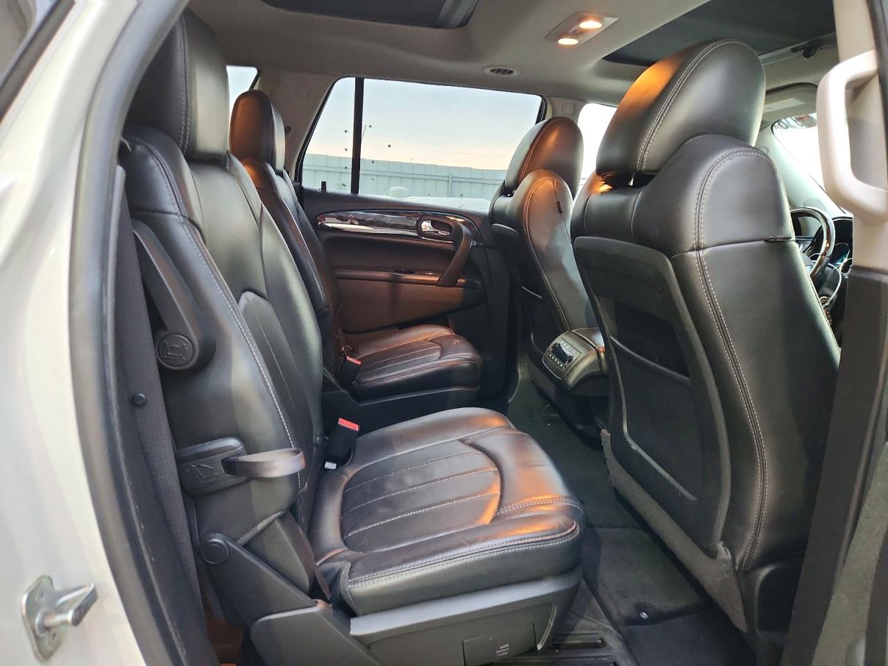 2014 Buick Enclave White vin: 5GAKVCKDXEJ284090
