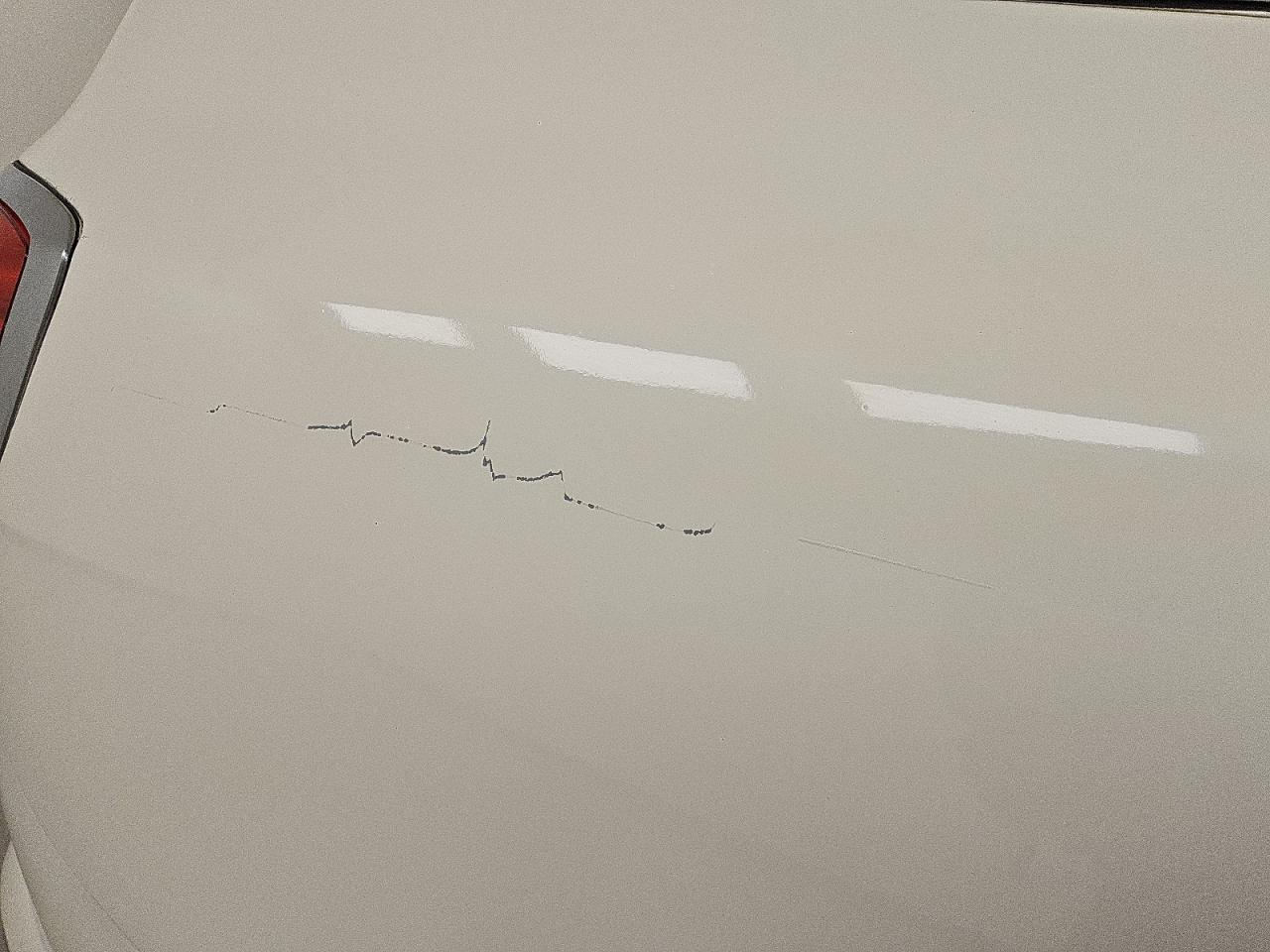 2012 Buick Enclave White vin: 5GAKVDED0CJ354520 Damage: Right Qtr Panel, Heavy Scratch, 4 To 5 Inches