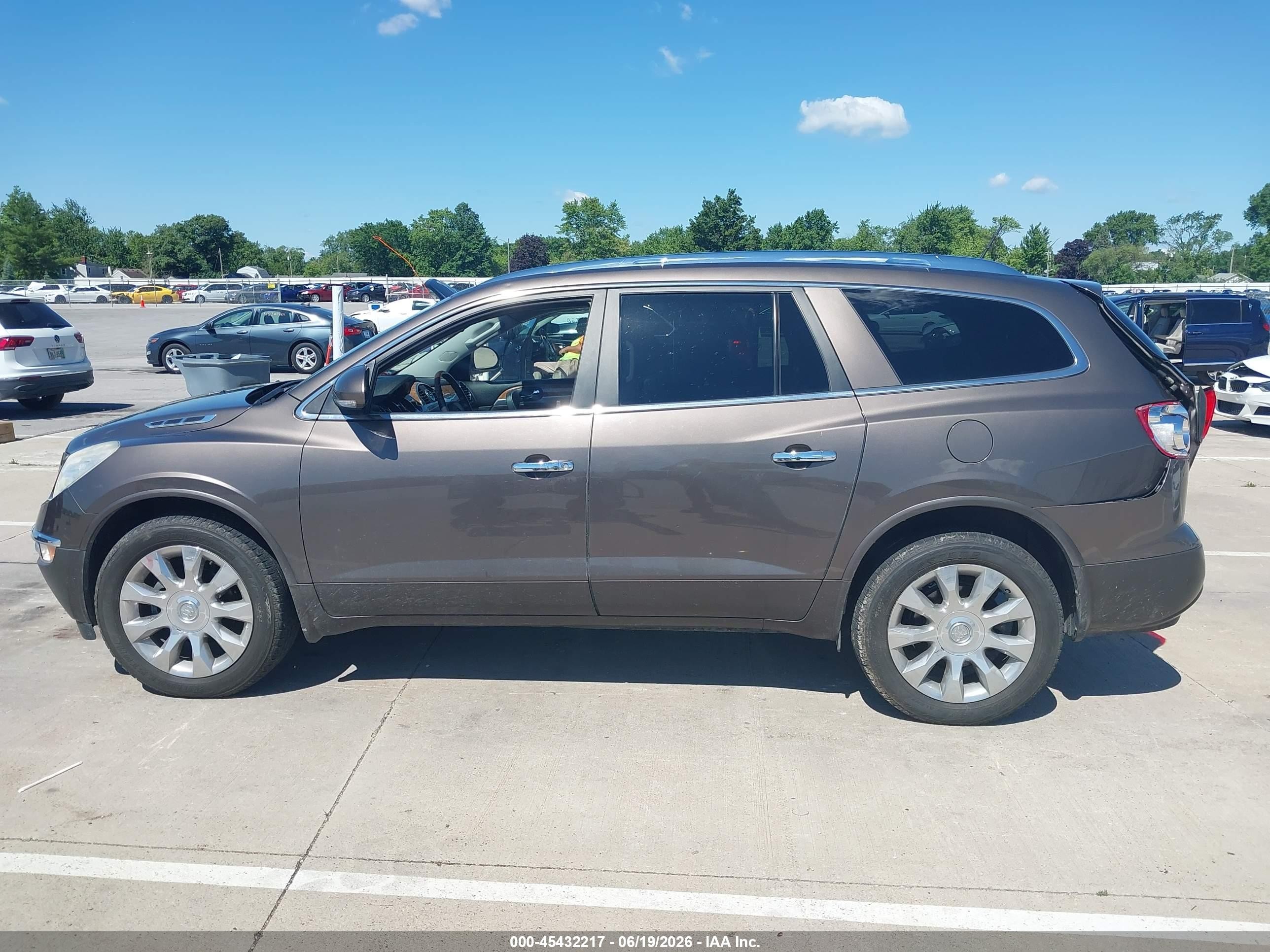 2012 Buick Enclave Premium Brown vin: 5GAKVDED1CJ214427