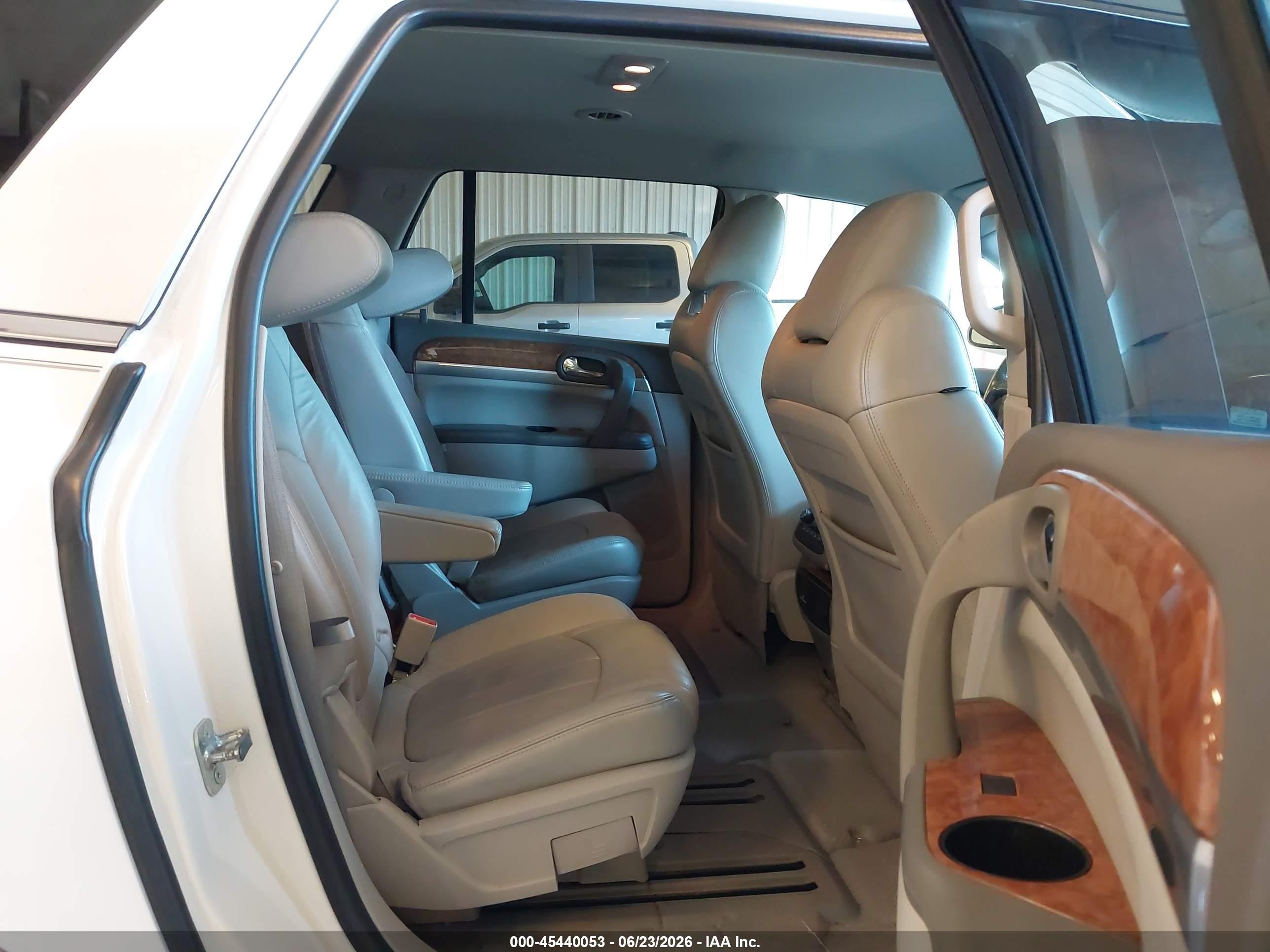 2012 Buick Enclave Premium Белый vin: 5GAKVDED3CJ324752