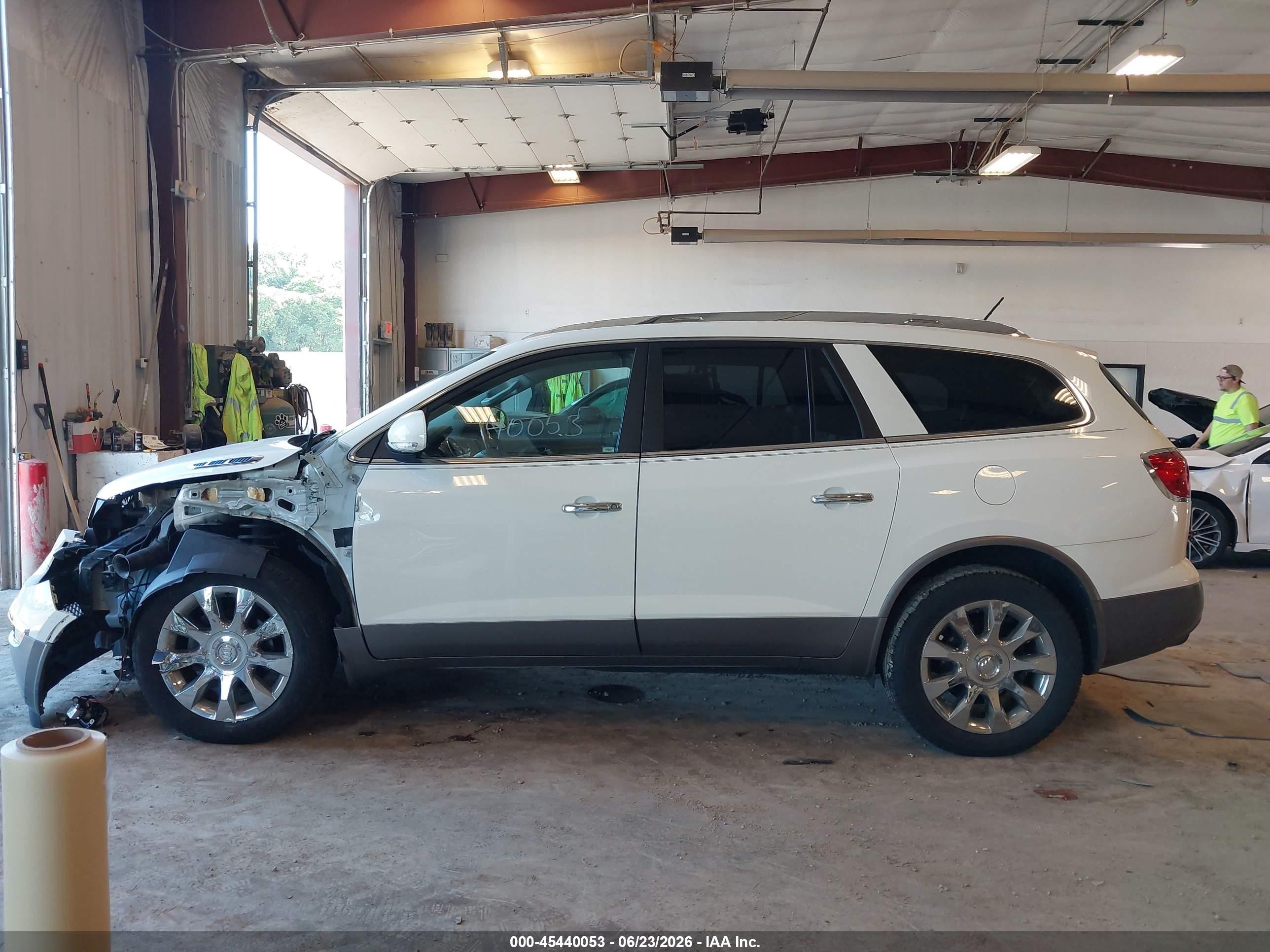 2012 Buick Enclave Premium Белый vin: 5GAKVDED3CJ324752