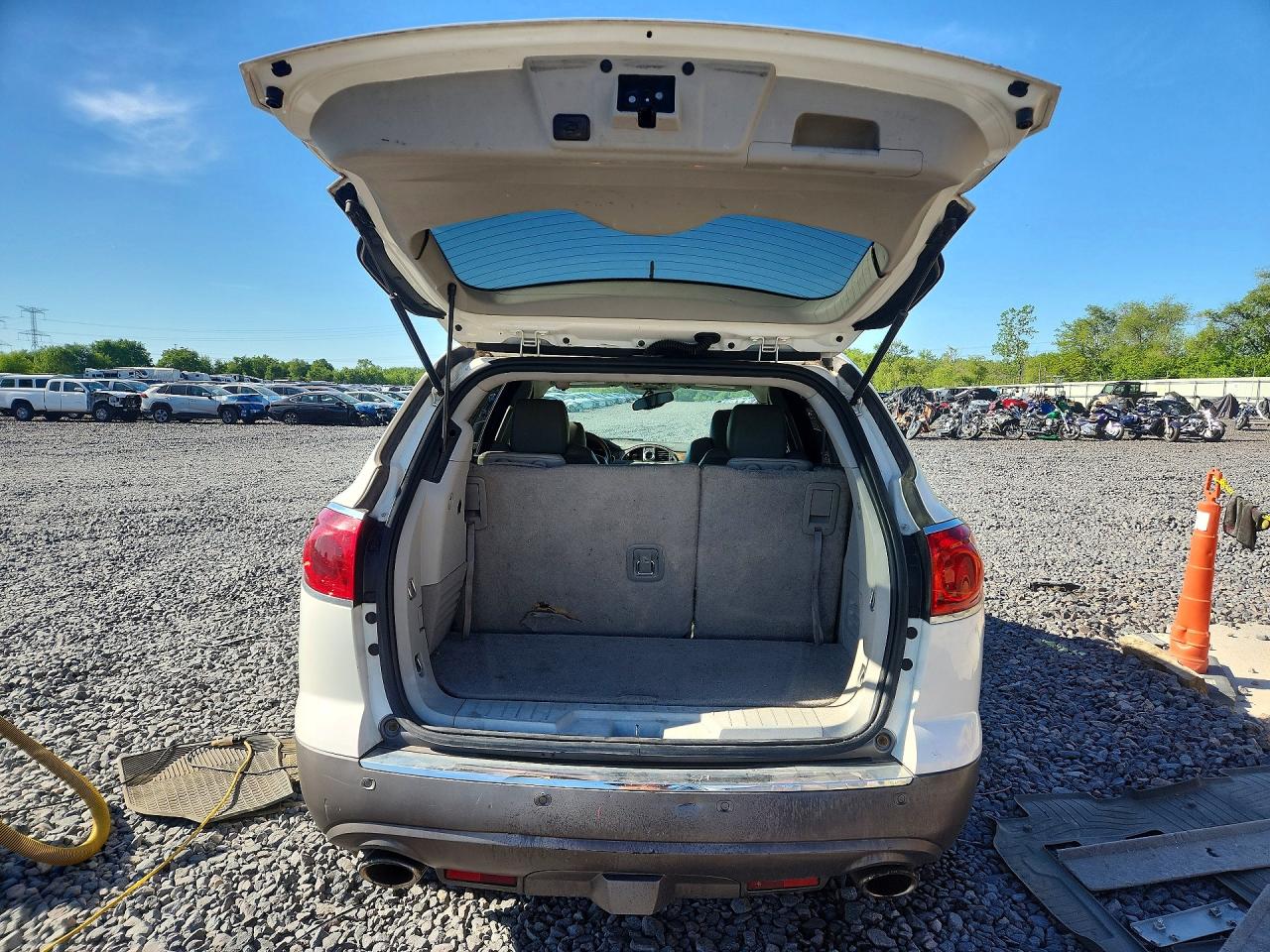 2012 Buick Enclave White vin: 5GAKVDED5CJ345554
