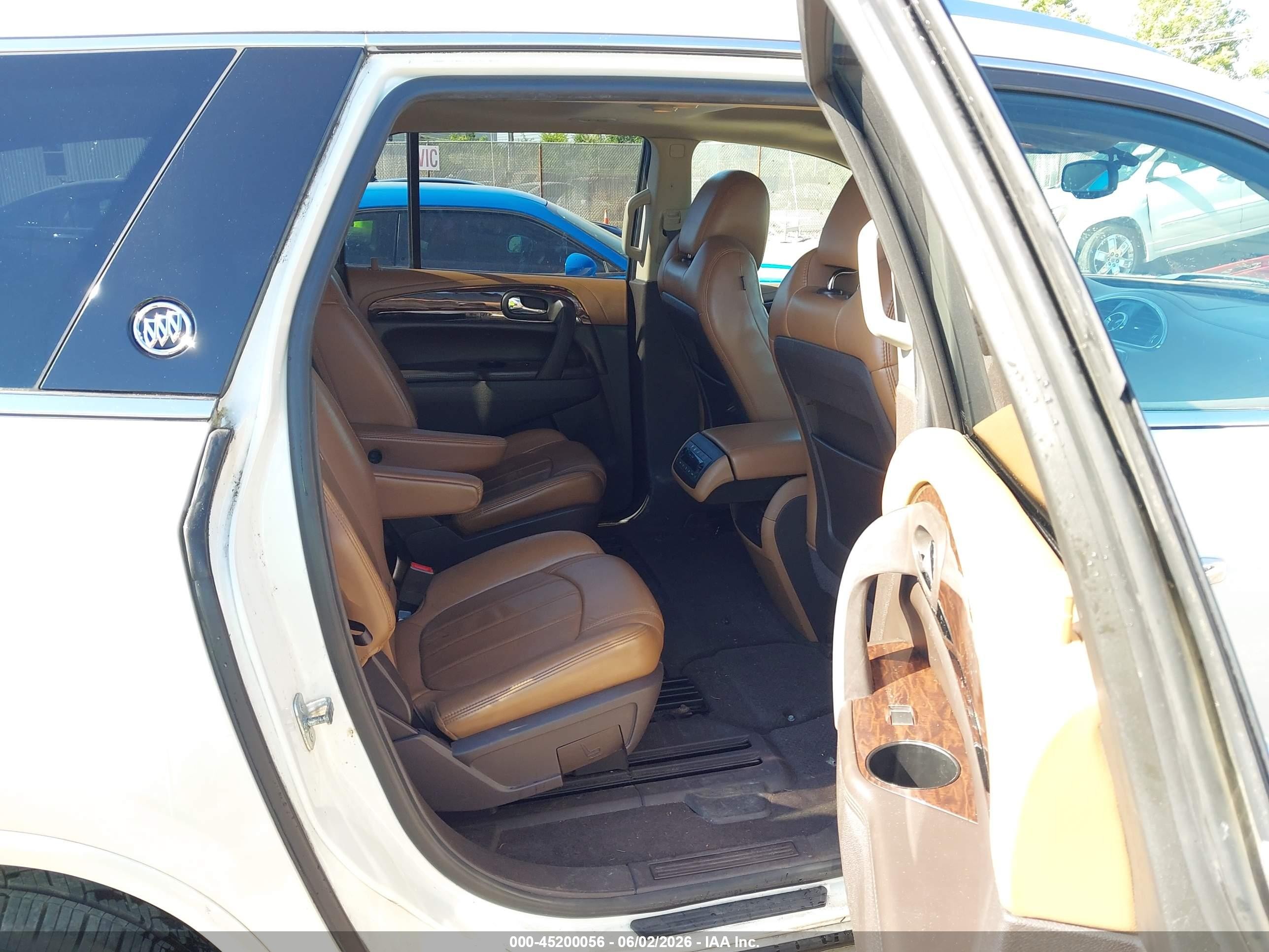 2013 Buick Enclave Premium White vin: 5GAKVDKD9DJ262568