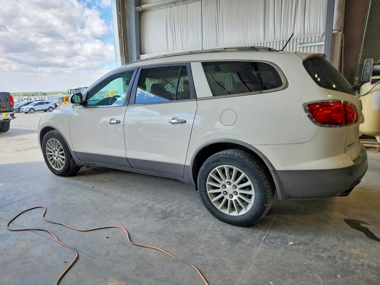 2010 Buick Enclave Cxl White vin: 5GALVBED2AJ181380